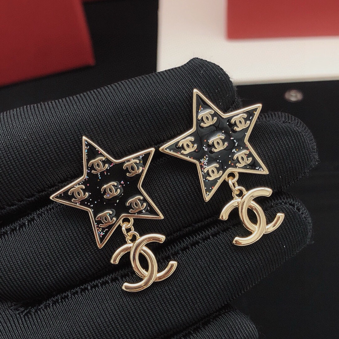 编号XED0731
 【ch*nel最新款🆕🆕星星耳钉】一致专柜🆕黄铜材质
