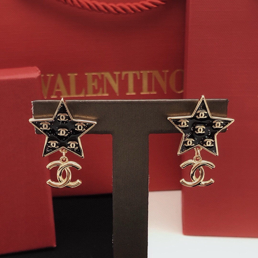 编号XED0731
 【ch*nel最新款🆕🆕星星耳钉】一致专柜🆕黄铜材质