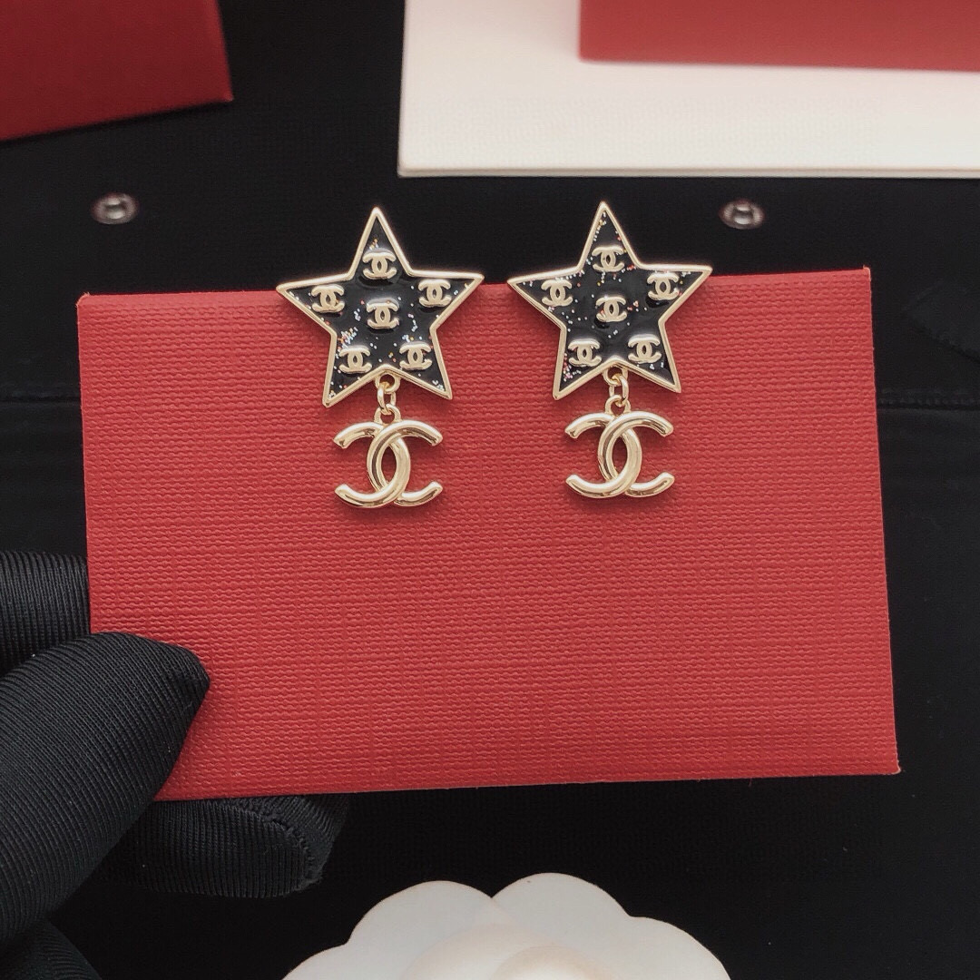 编号XED0731
 【ch*nel最新款🆕🆕星星耳钉】一致专柜🆕黄铜材质