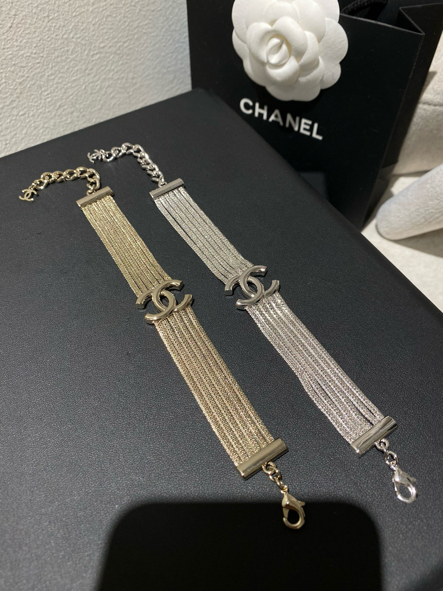 编号XSL0001
 【ch*nel最新款🆕🆕多层次手链】一致zP🆕黄铜材质 
CH 24B 6层 蛇骨