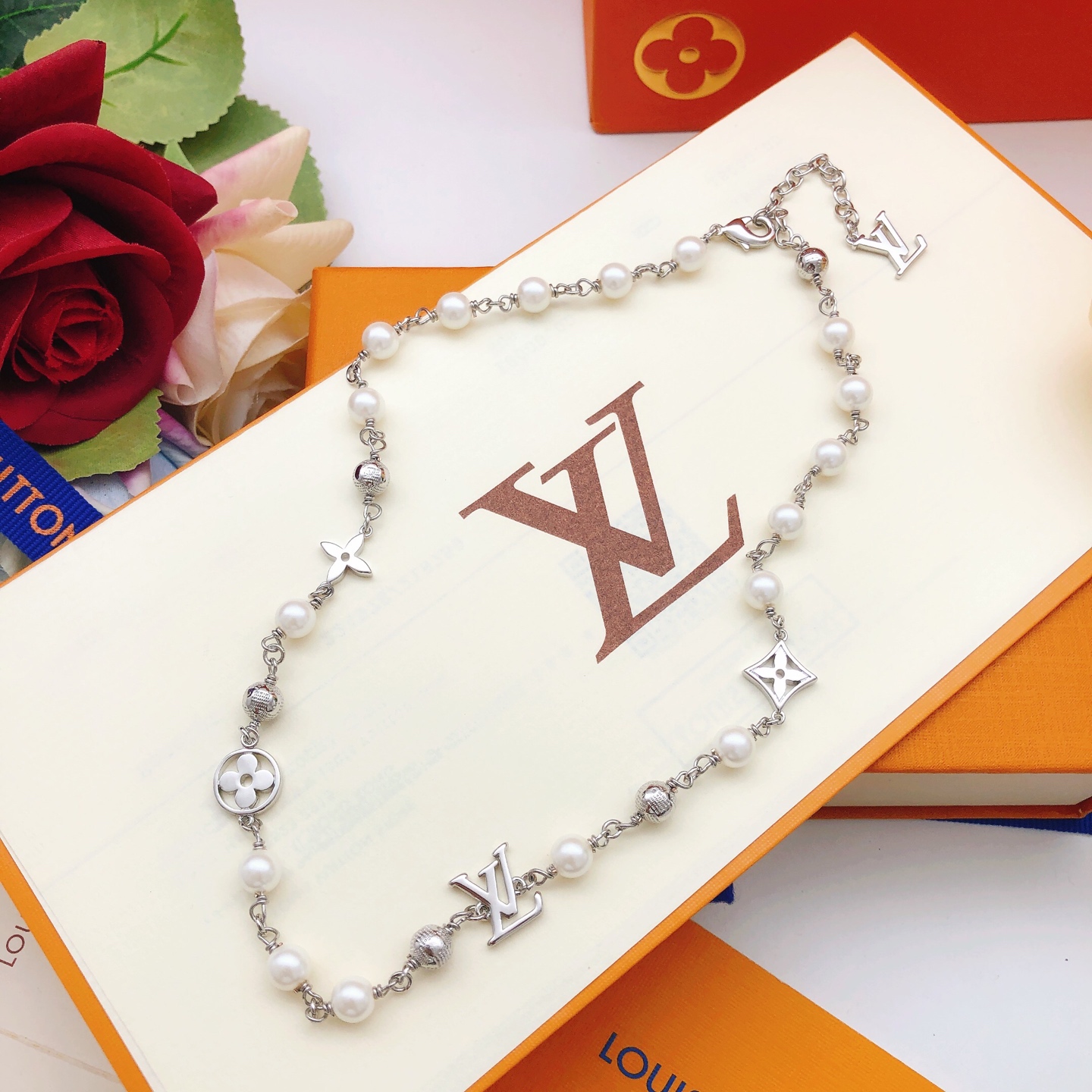 Lv*最新款圆球银色珍珠项链】一致ZP黄铜材质 2