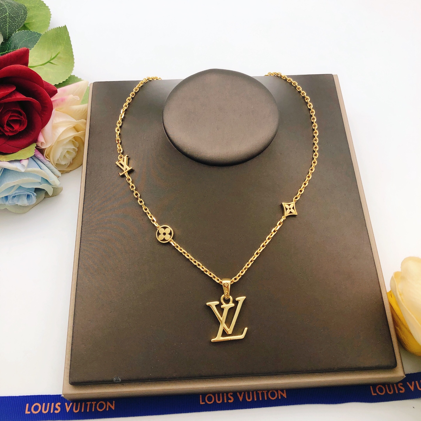 Louis Vuitton Haute Joaillerie Fine Jewelry Earrings Necklace Ring 5