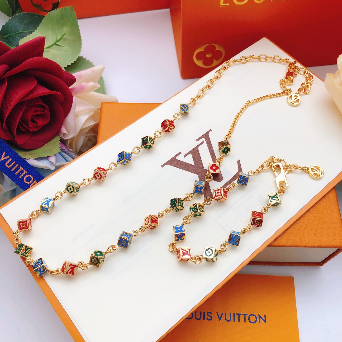 编号LXL0259 【Lv*最新款🆕🆕方块方形滴油彩色项链】一致专柜🆕黄铜材质