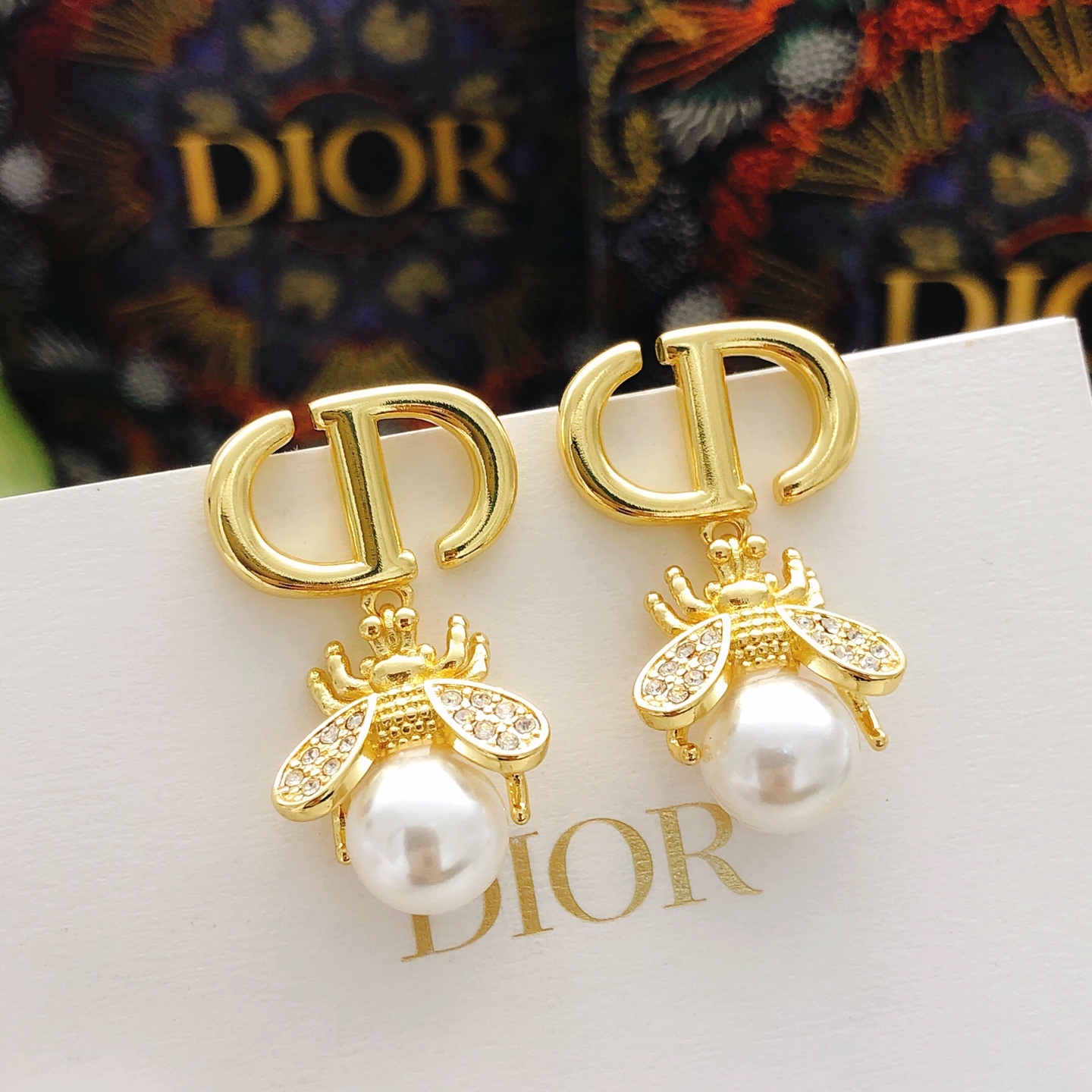 N.º DED0016 【dio*último modelo🆕🆕pendientes de abeja】mismo material de latón ZP