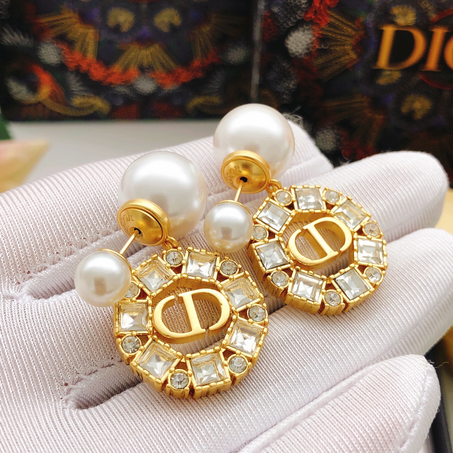 Van Cleef & Arpels Haute Couture Haute Joaillerie Fine Jewelry Earrings 3