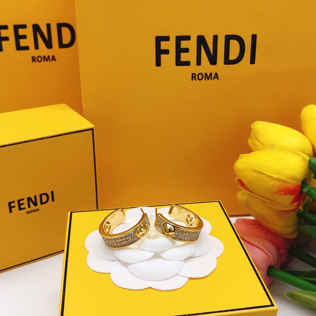 Fendi 芬迪耳环圆形耳勾