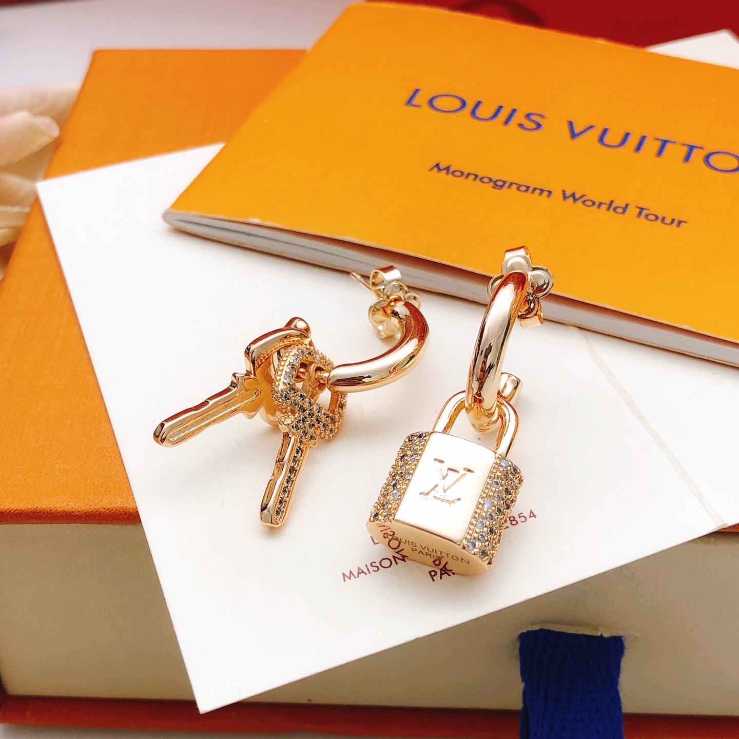 路易威登 Louis Vuitton 高定典藏名品高定成衣时装外套连衣裙衬衫T恤 #CD751B33 3