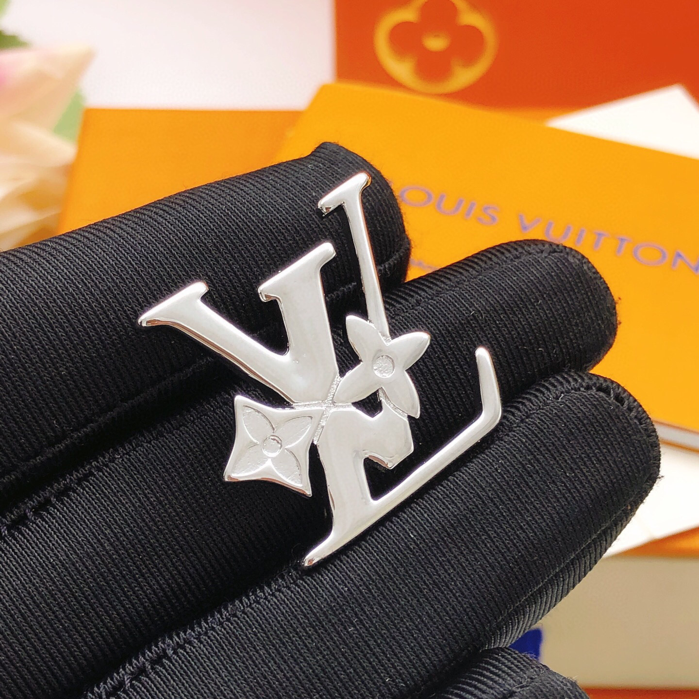 Louis Vuitton Брошь LXZ0021