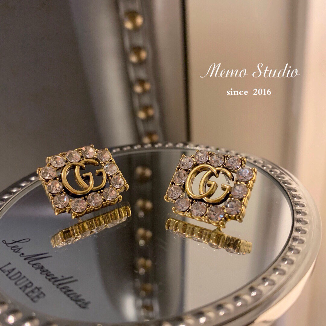 Número GED0054 Pendientes de diamantes cuadrados Gucci
