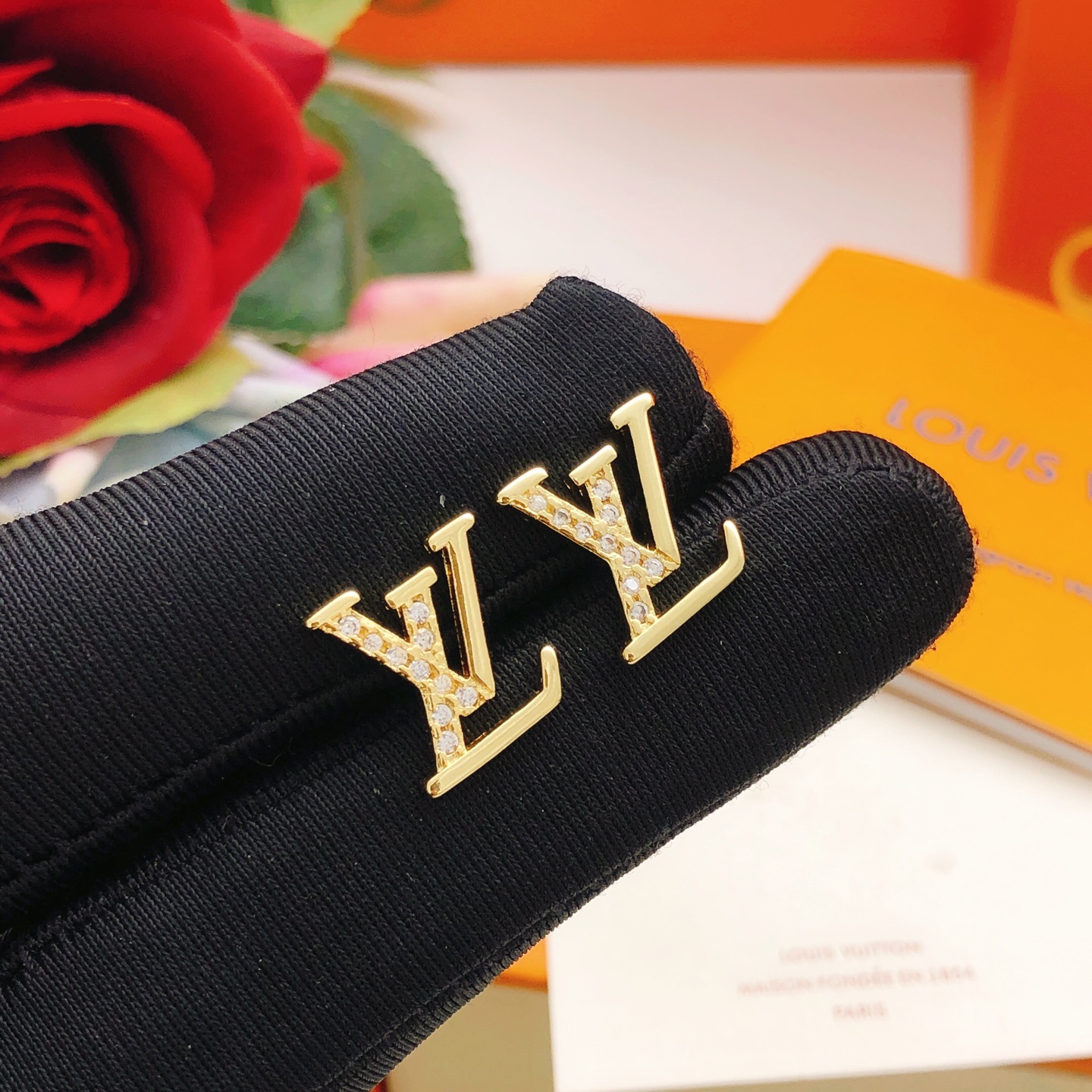 Louis Vuitton Серьги LED0158