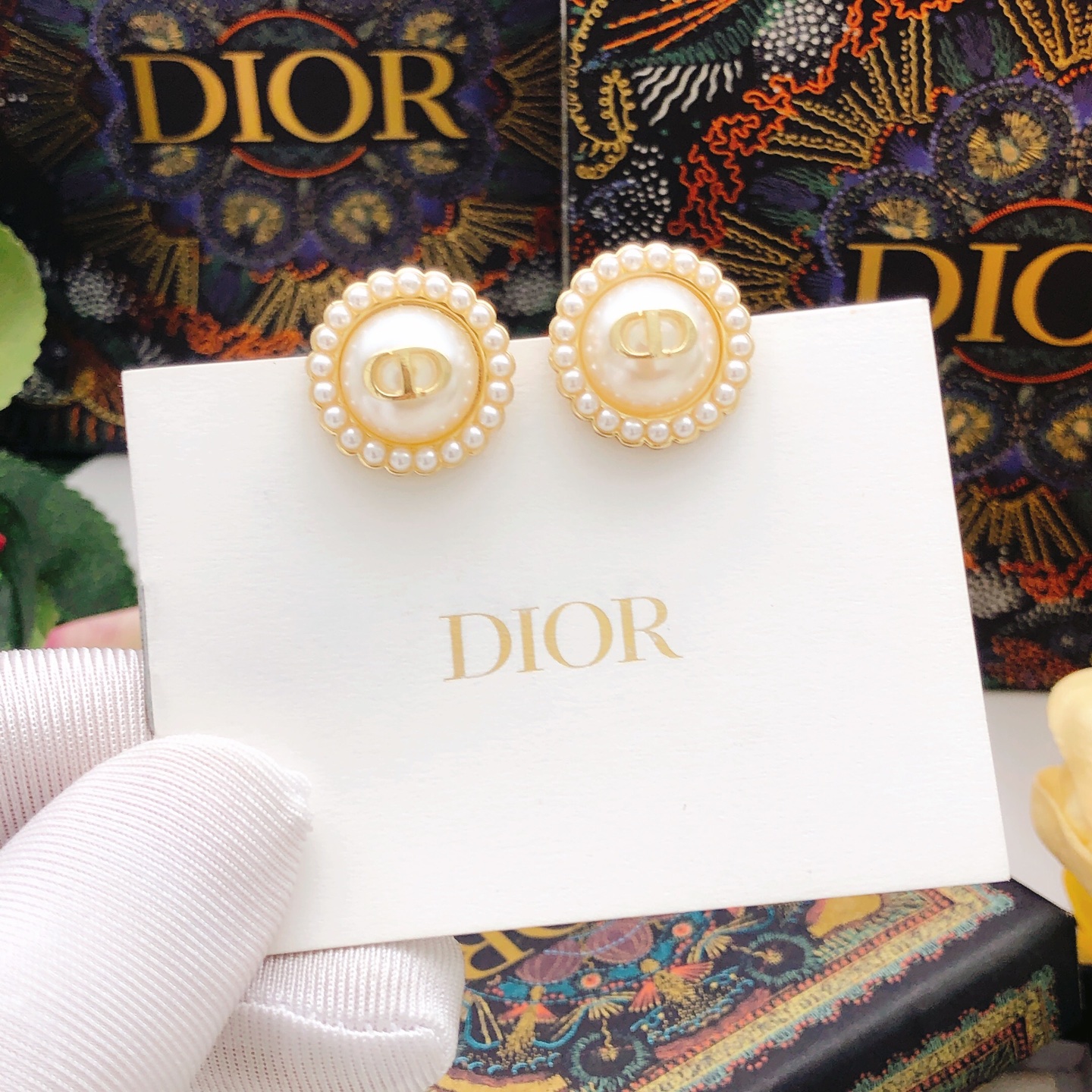 Dior 迪奥DIOR 新品圆形CD紫色米珠耳钉紫色高端品质 1:1开模 同黄铜材质 高级925银针防过敏处理