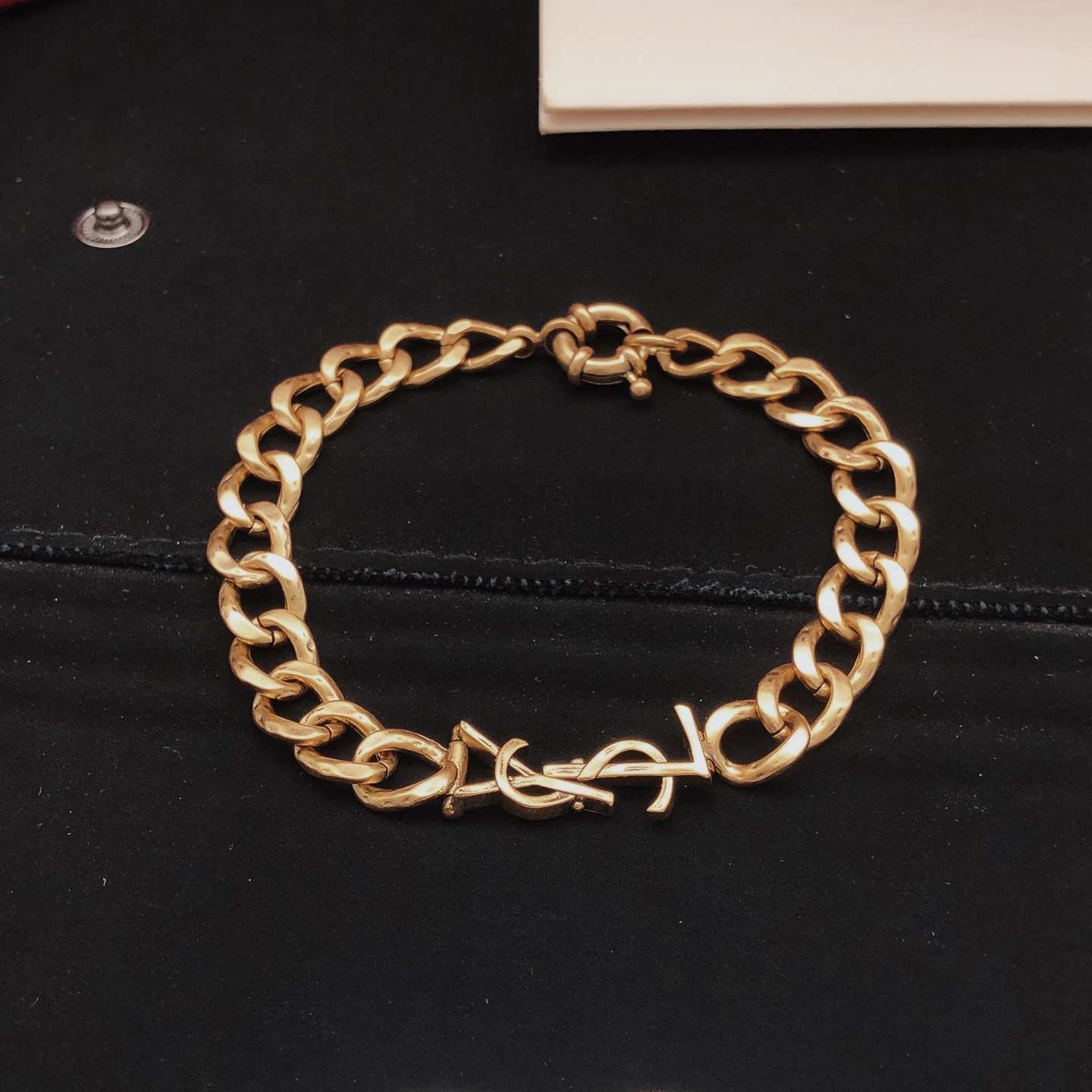 Número YSL0020 【YvesSaintLauren*último modelo🆕🆕pulsera de letras vintage】mismo material de latón que el ZP