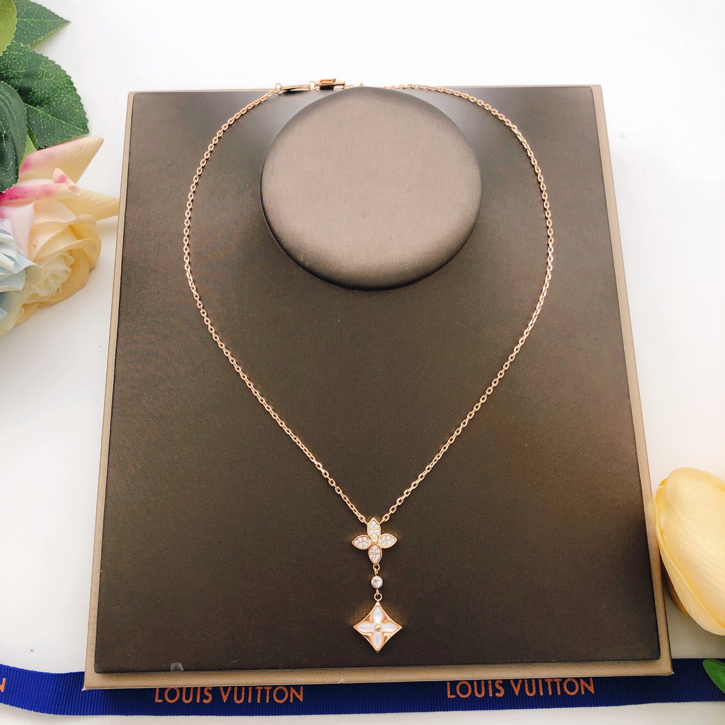 Louis Vuitton Haute Joaillerie Fine Jewelry Earrings Necklace Ring Ref 8