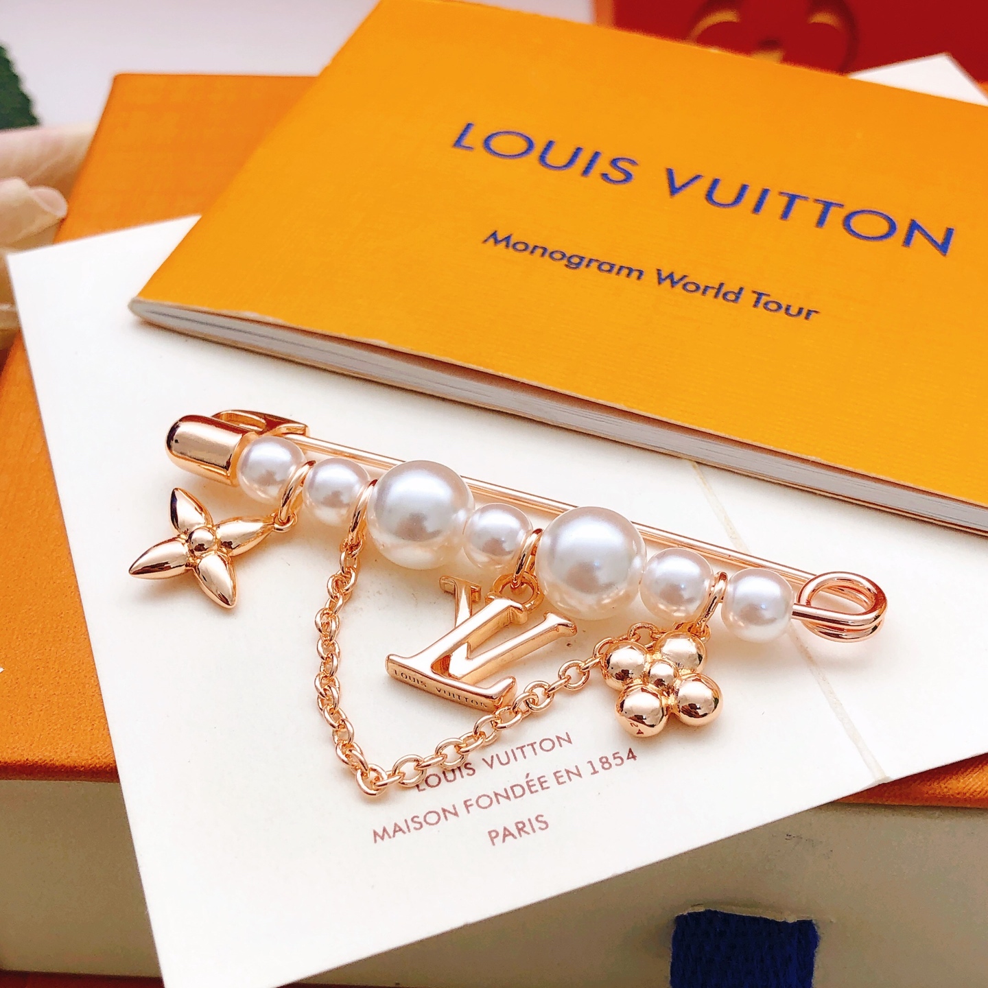 Louis Vuitton Haute Couture Haute Couture Ready-to-Wear Clothing Dress 2