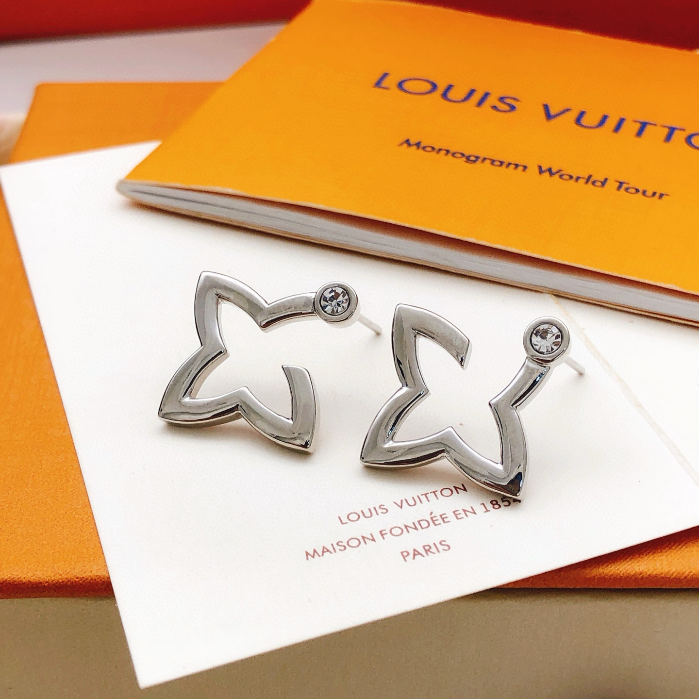 路易威登 Louis Vuitton 高定典藏高定典雅奢华珠宝首饰项链手链戒指 #BEE75995 5