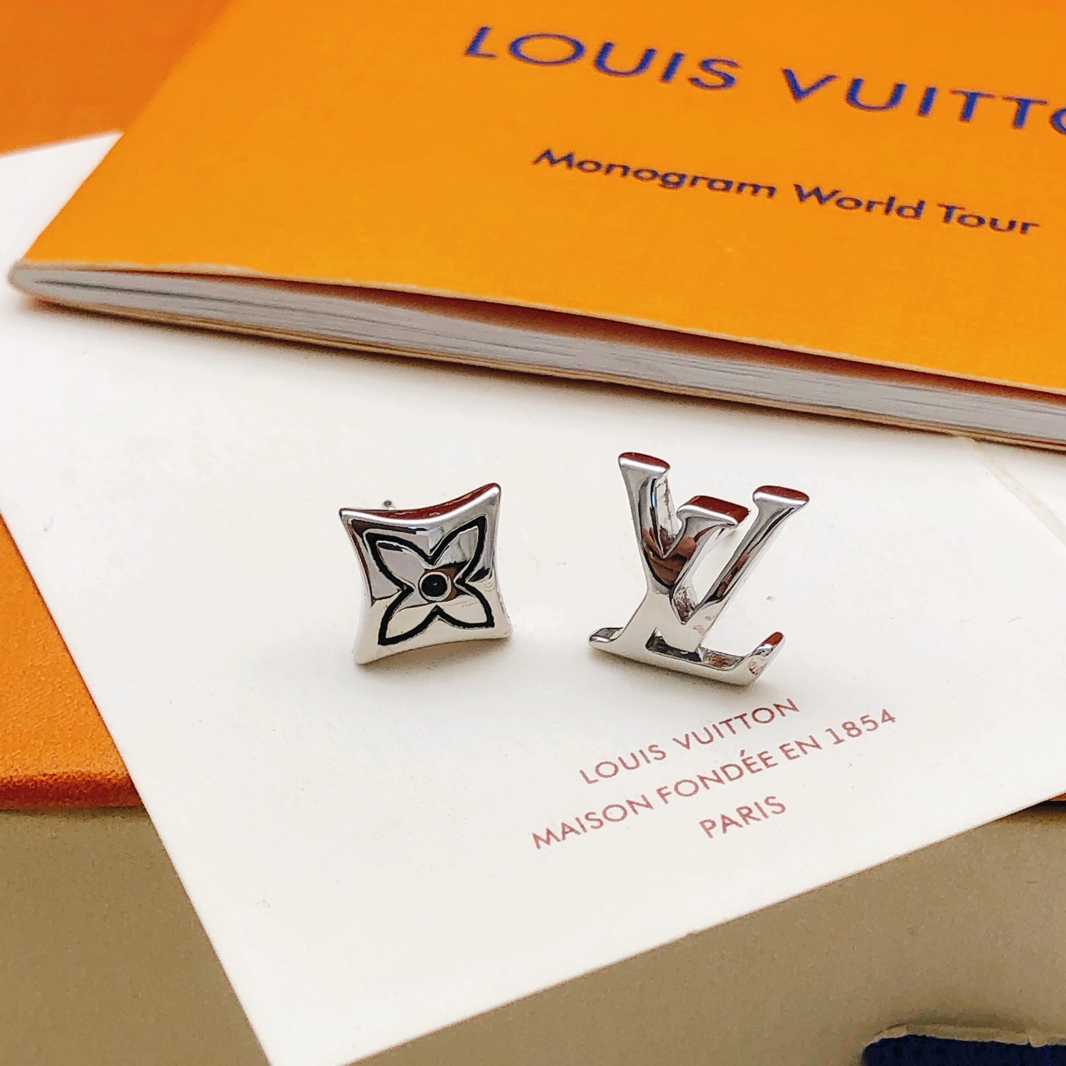 Louis Vuitton Lv*最新款