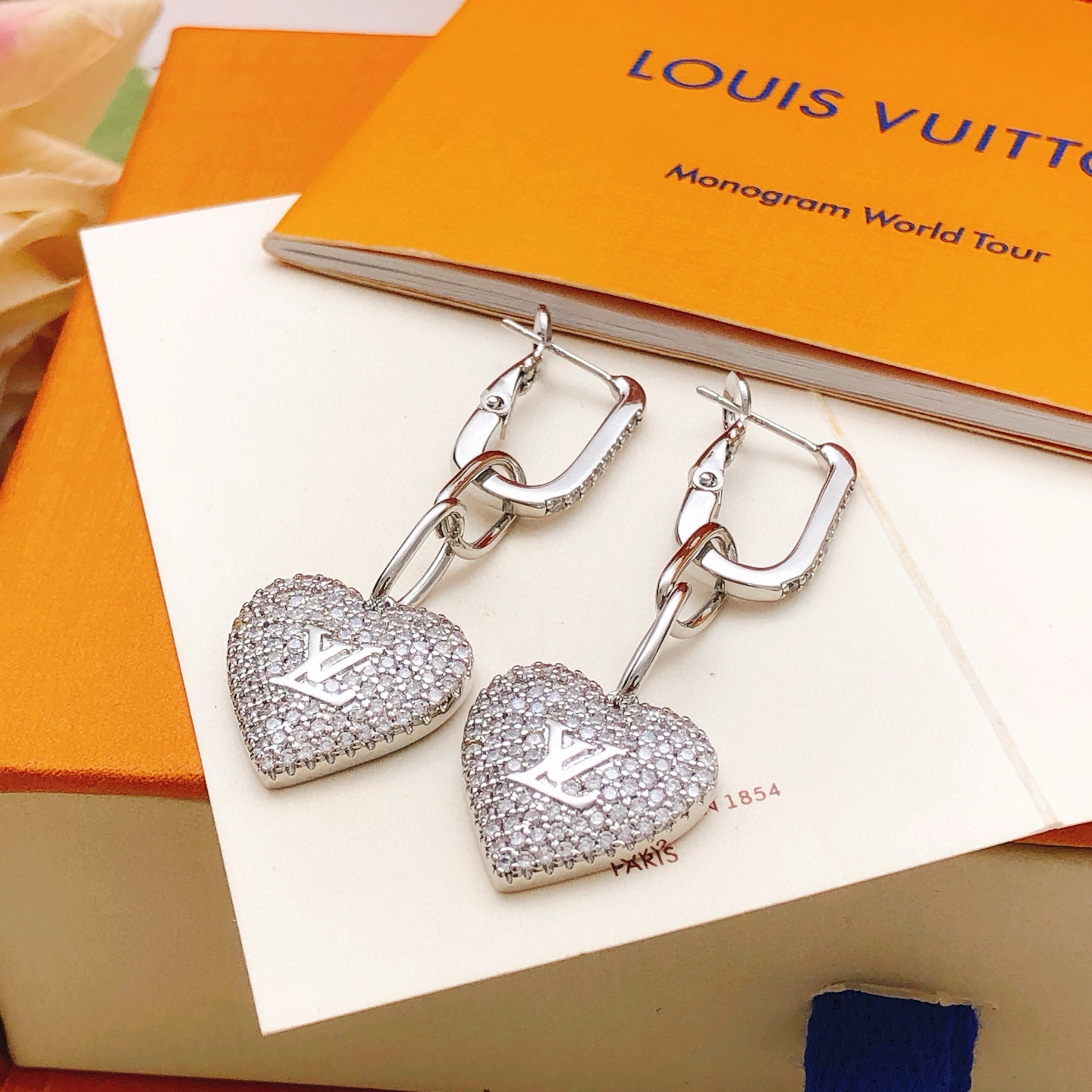 路易威登 Louis Vuitton 高定典藏高定典雅奢华珠宝首饰项链手链戒指 #EF25F9FA 3