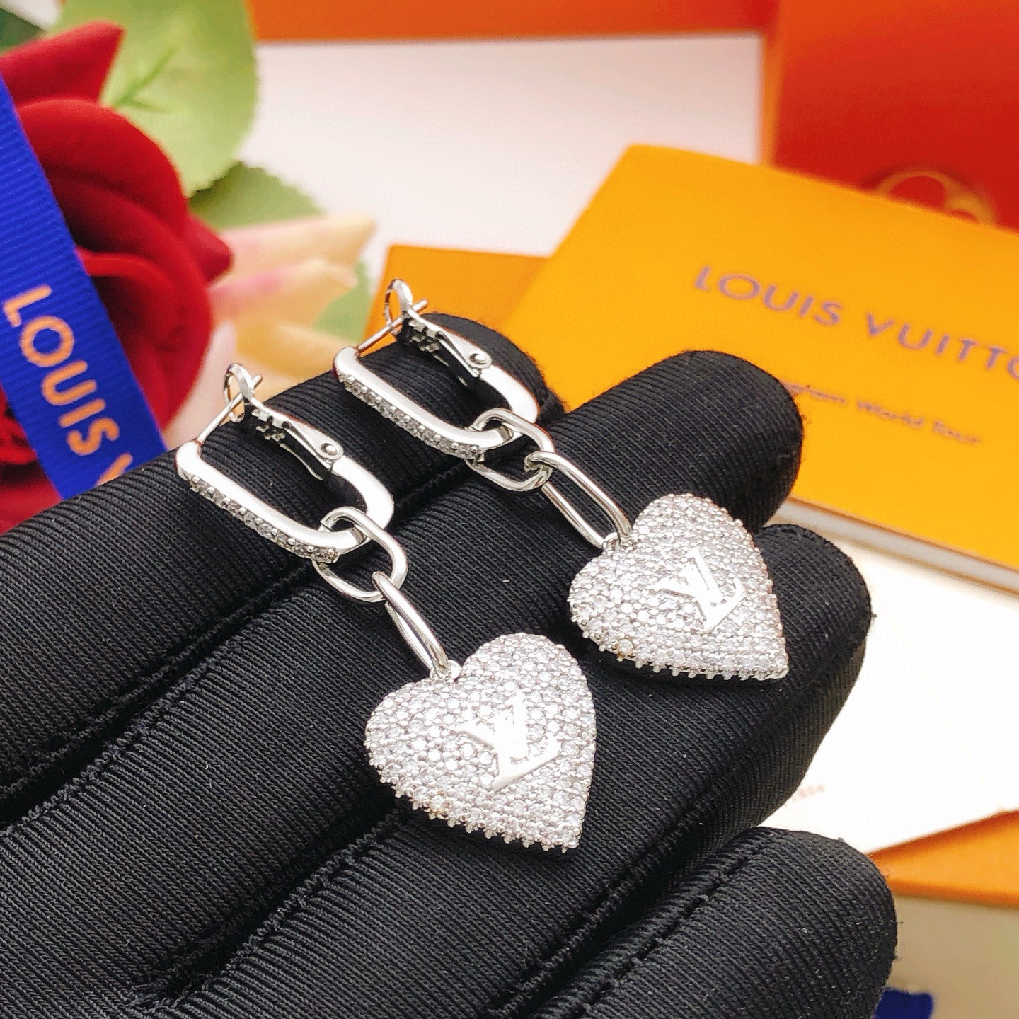 路易威登 Louis Vuitton 高定典藏高定典雅奢华珠宝首饰项链手链戒指 #EF25F9FA 4