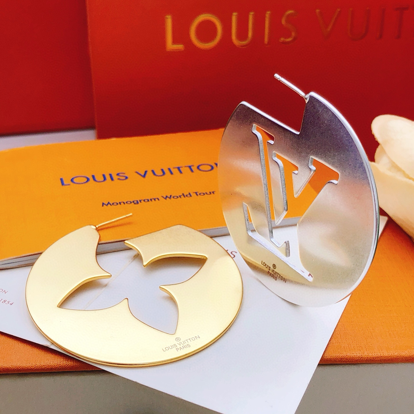 Louis Vuitton Haute Joaillerie Fine Jewelry Earrings Necklace Ring Ref 4