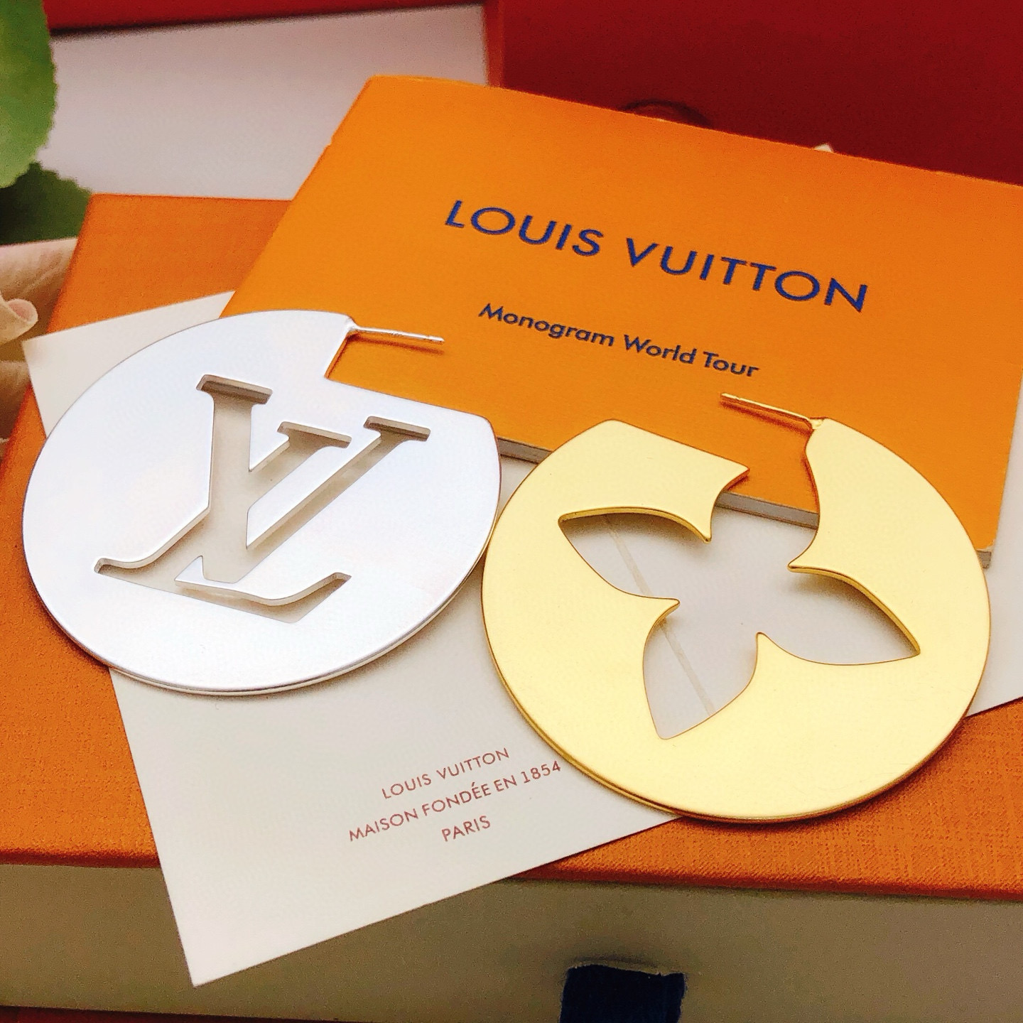 Louis Vuitton Haute Joaillerie Fine Jewelry Earrings Necklace Ring Ref 6