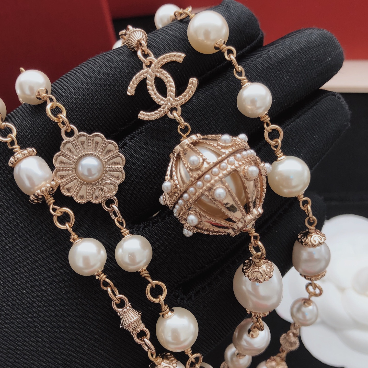 ❤️180包邮/原单代购级别
编号XXL0866
 【香奈儿ch*nel最新款🆕🆕圆球形珍珠毛衣链】一致ZP黄铜材质