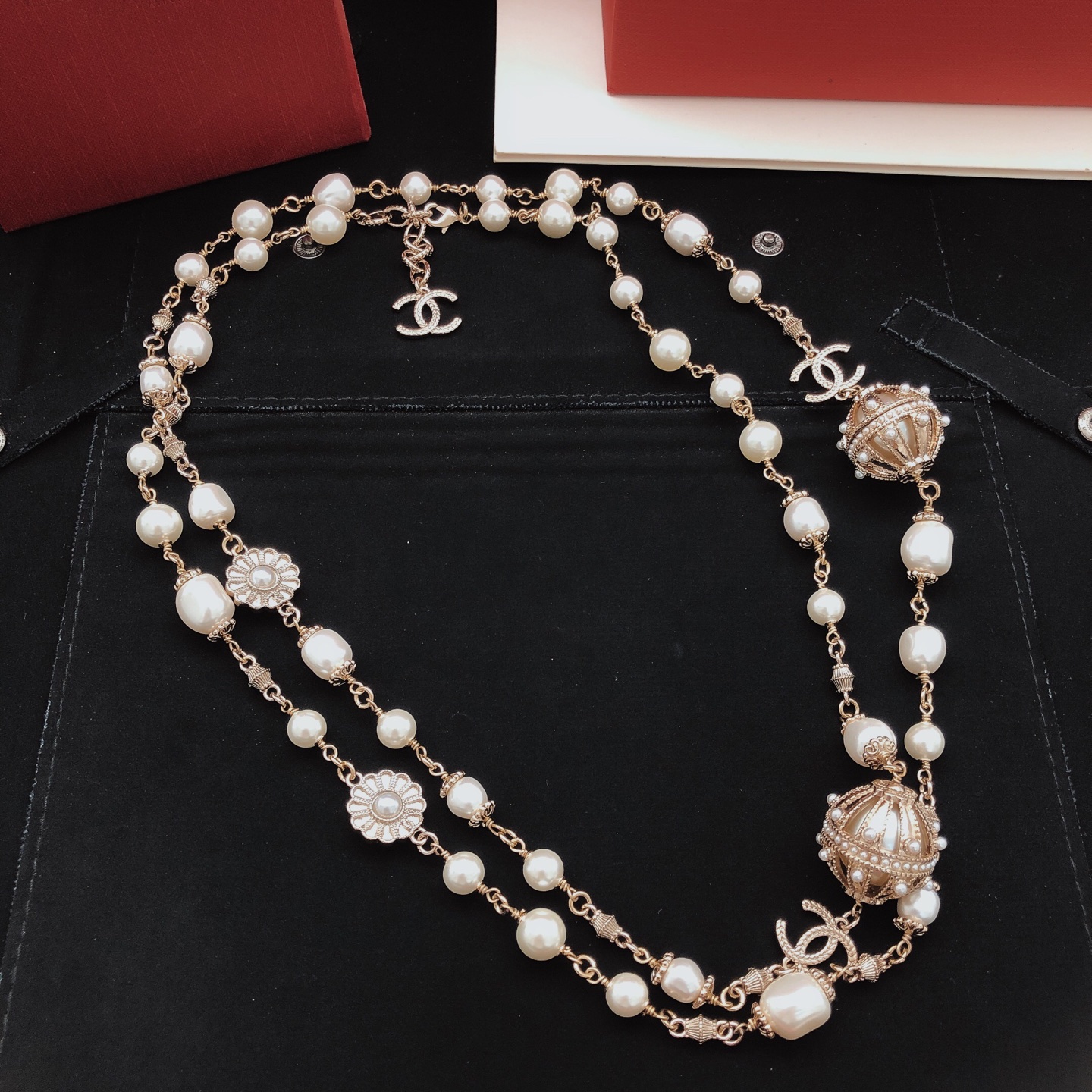 ❤️180包邮/原单代购级别
编号XXL0866
 【香奈儿ch*nel最新款🆕🆕圆球形珍珠毛衣链】一致ZP黄铜材质