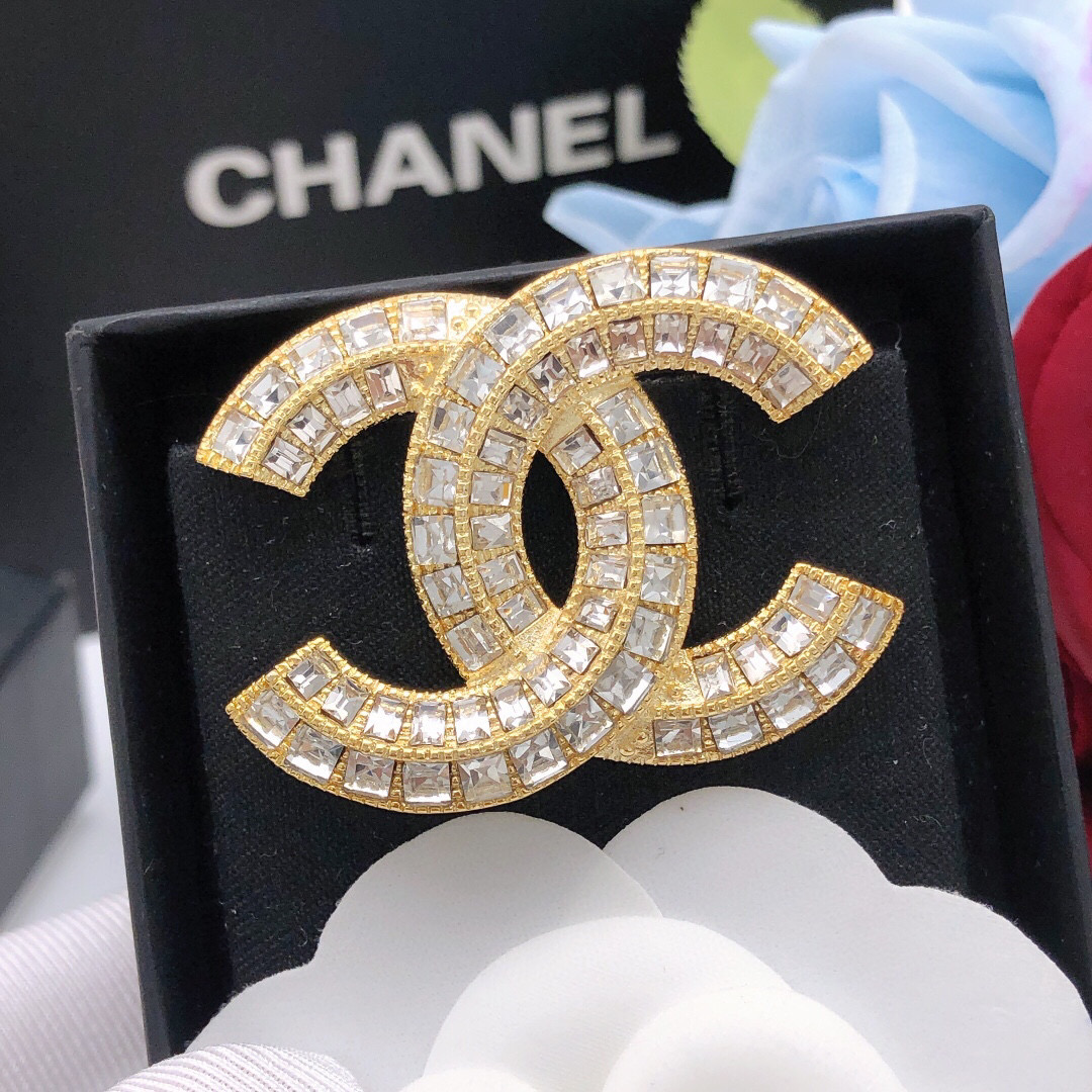 the same square diamond Chanel Ch@nel Brooch - Jewelry