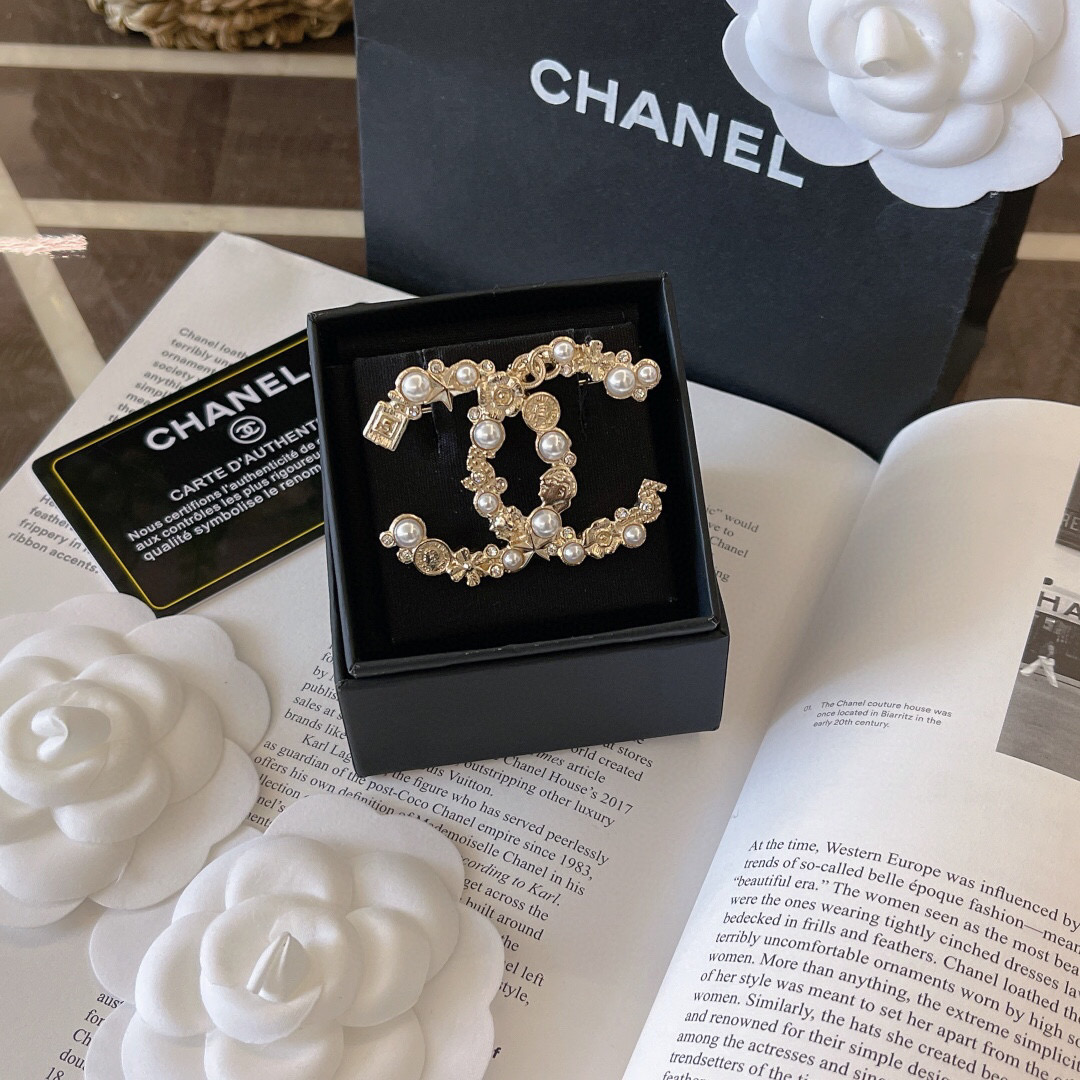 Number XXZ0015CHANEL small fragrance perfume bottle 5 character brooch - Comprehensive