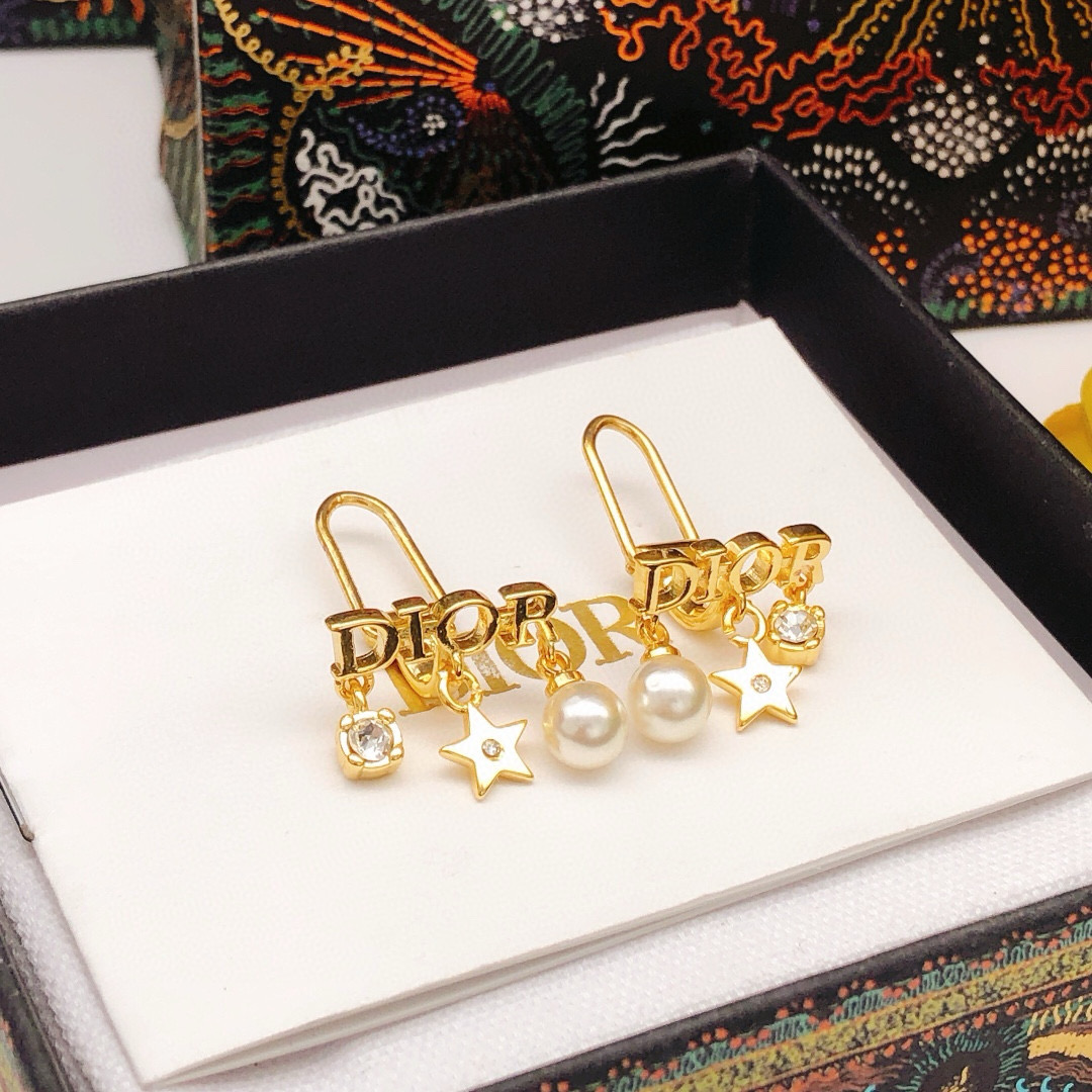 Van Cleef & Arpels Haute Couture Haute Couture Ready-to-Wear Clothing 4