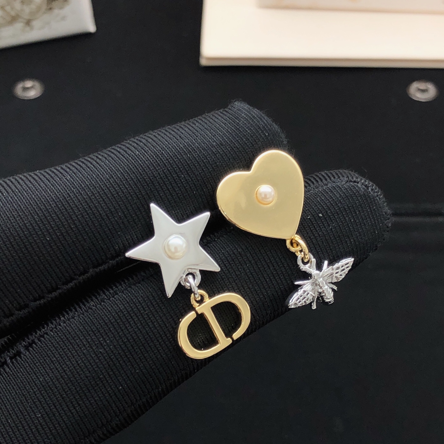 Número DED0251 【dio*último modelo🆕🆕pendientes de estrella, corazón y abeja】mismo ZP latón