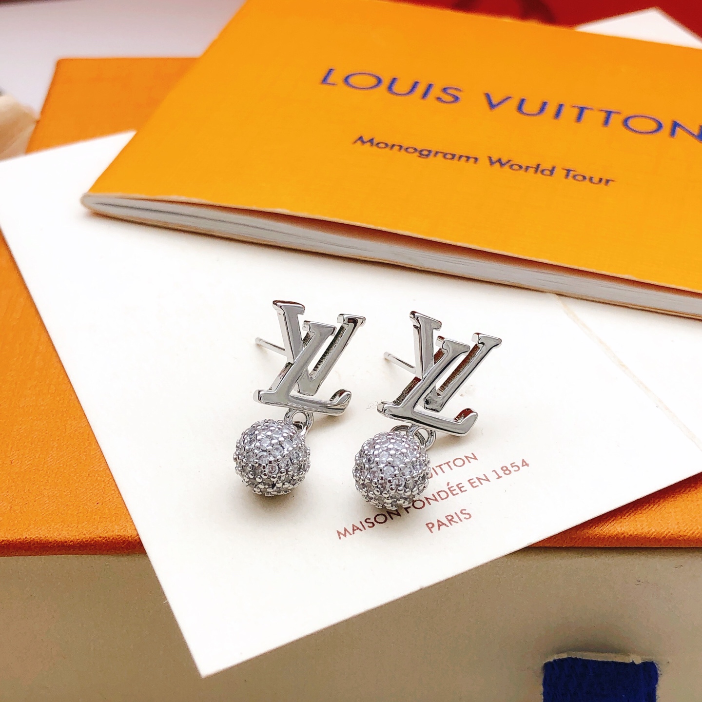 Louis Vuitton Haute Joaillerie Fine Jewelry Earrings Necklace Ring Ref 3
