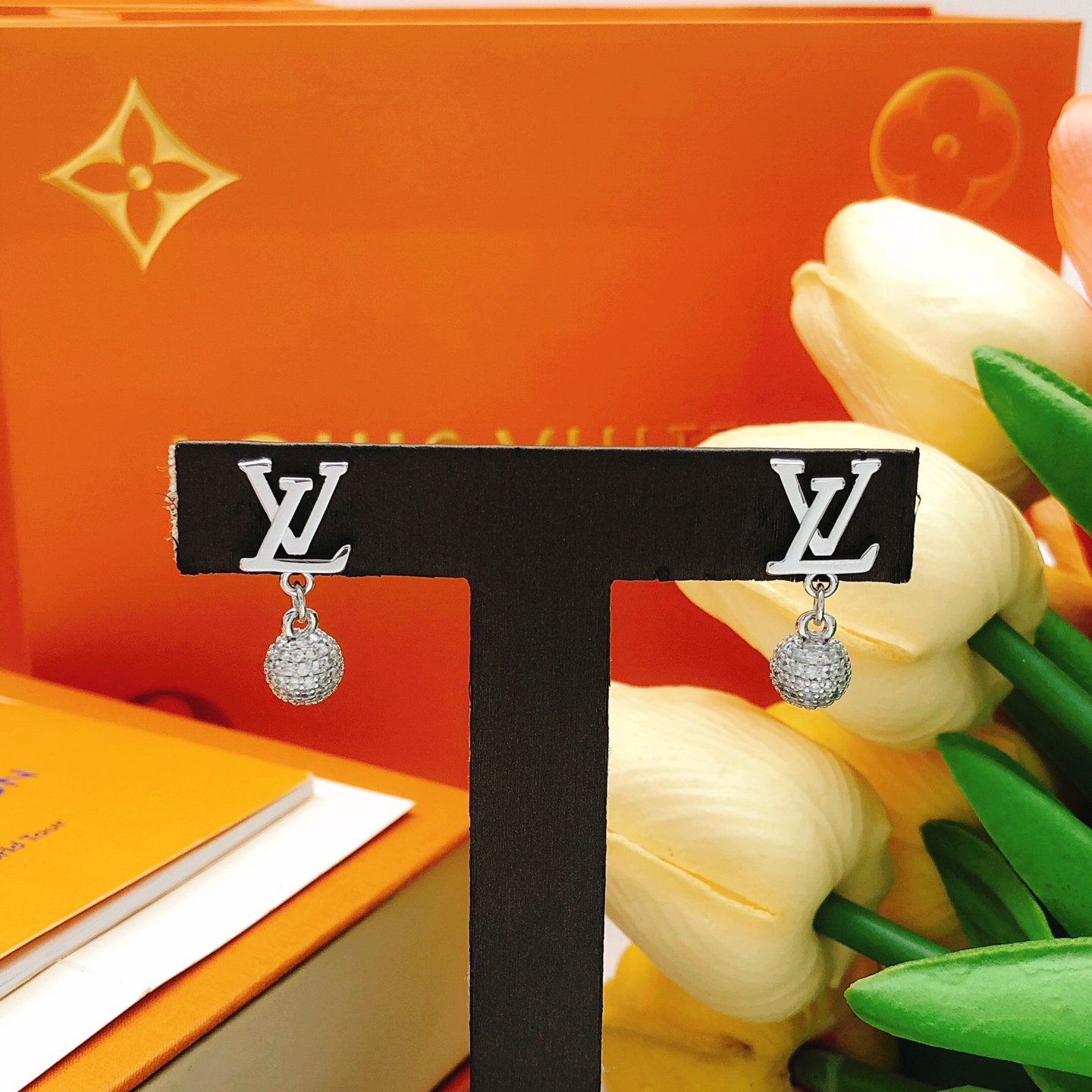 Louis Vuitton Haute Joaillerie Fine Jewelry Earrings Necklace Ring Ref 9