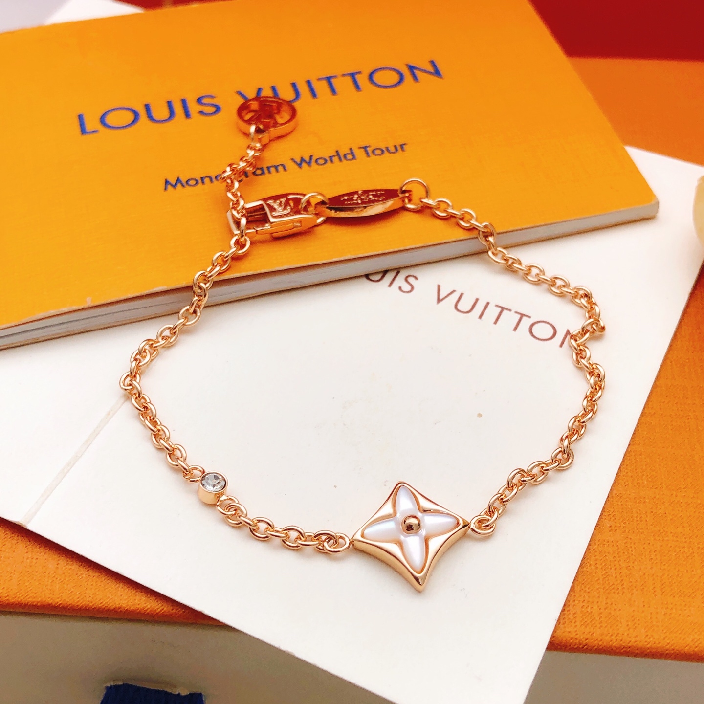 Número LSL0335 【Lv*último modelo🆕🆕 pulsera de rombos de nácar blanco en oro rosa】 consistente con material de latón ZP