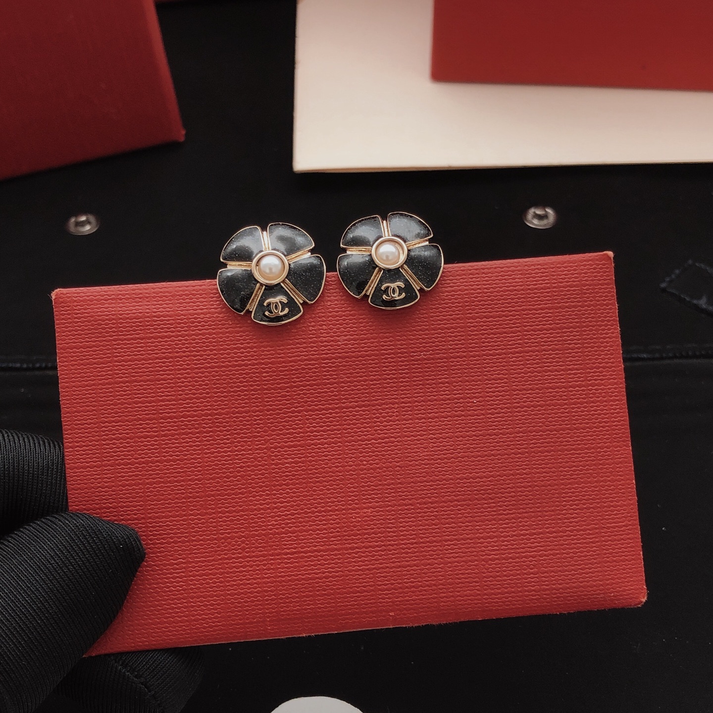 Burberry Haute Couture Haute Joaillerie Fine Jewelry Earrings Necklace 2