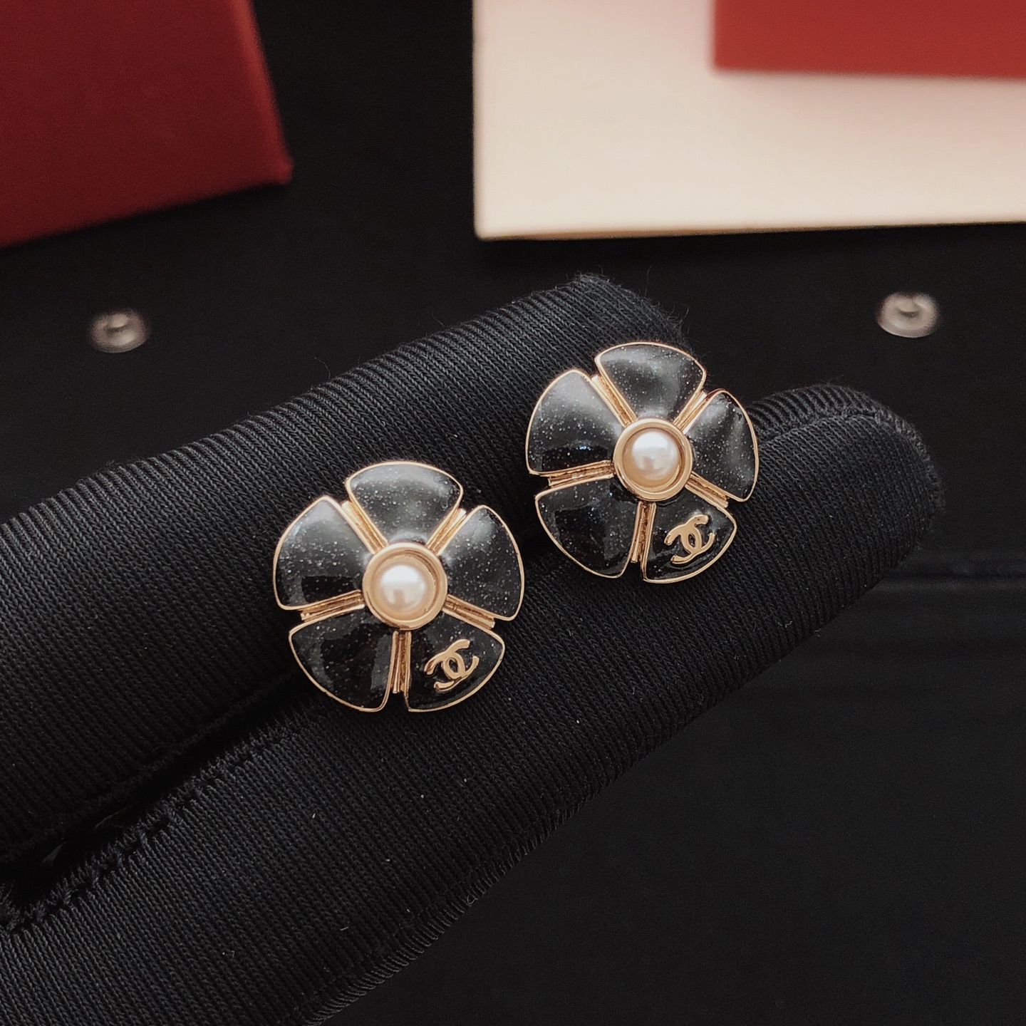 Burberry Haute Couture Haute Joaillerie Fine Jewelry Earrings Necklace 3