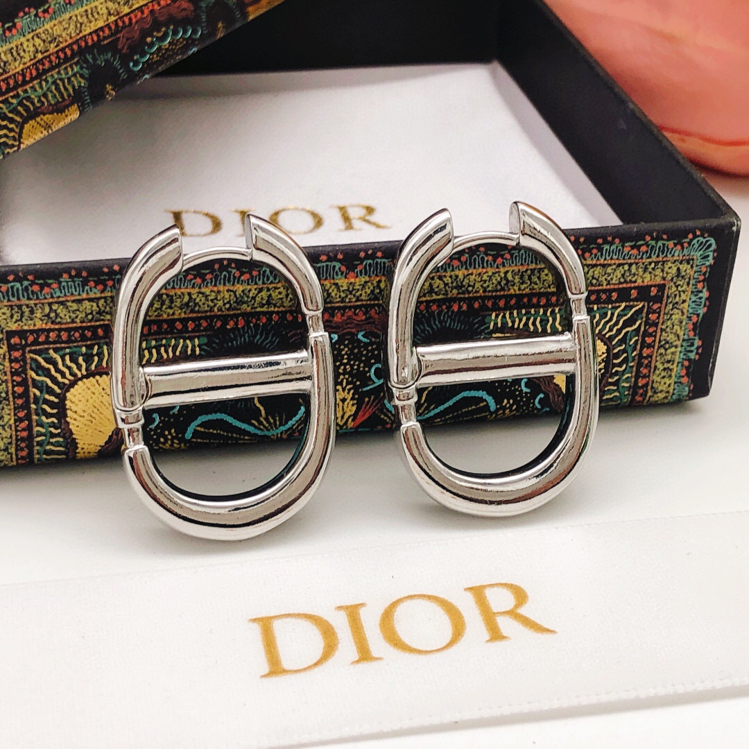 Dior CD光面银色猪鼻子秋冬新款