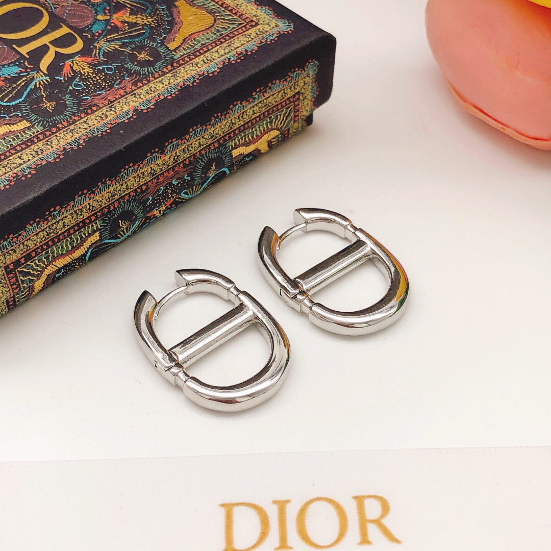Dior CD光面银色猪鼻子秋冬新款