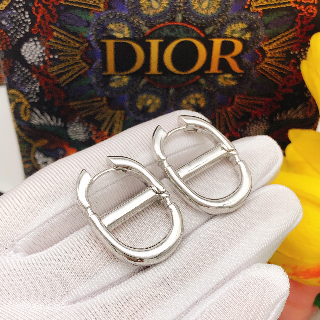 Dior CD光面银色猪鼻子秋冬新款