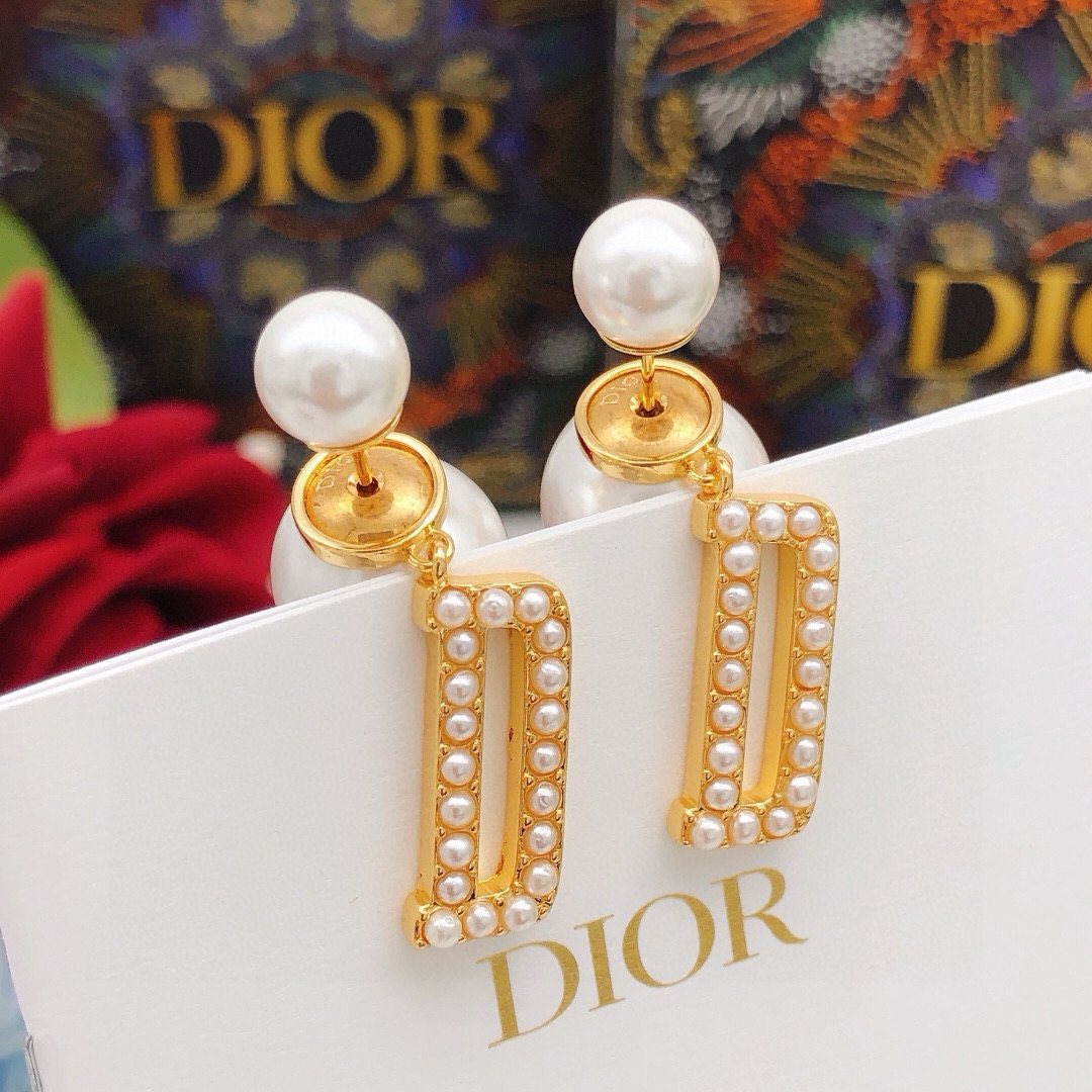 Dior 迪奥D字母大小咪珠套装 名媛气质风 十分贵气