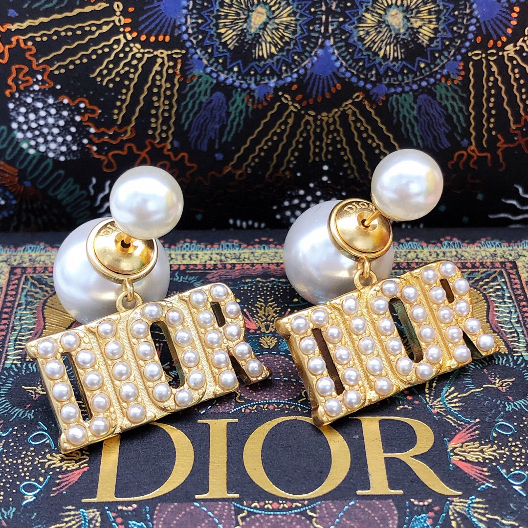 Dior D or 迪奥 米珠字母首饰