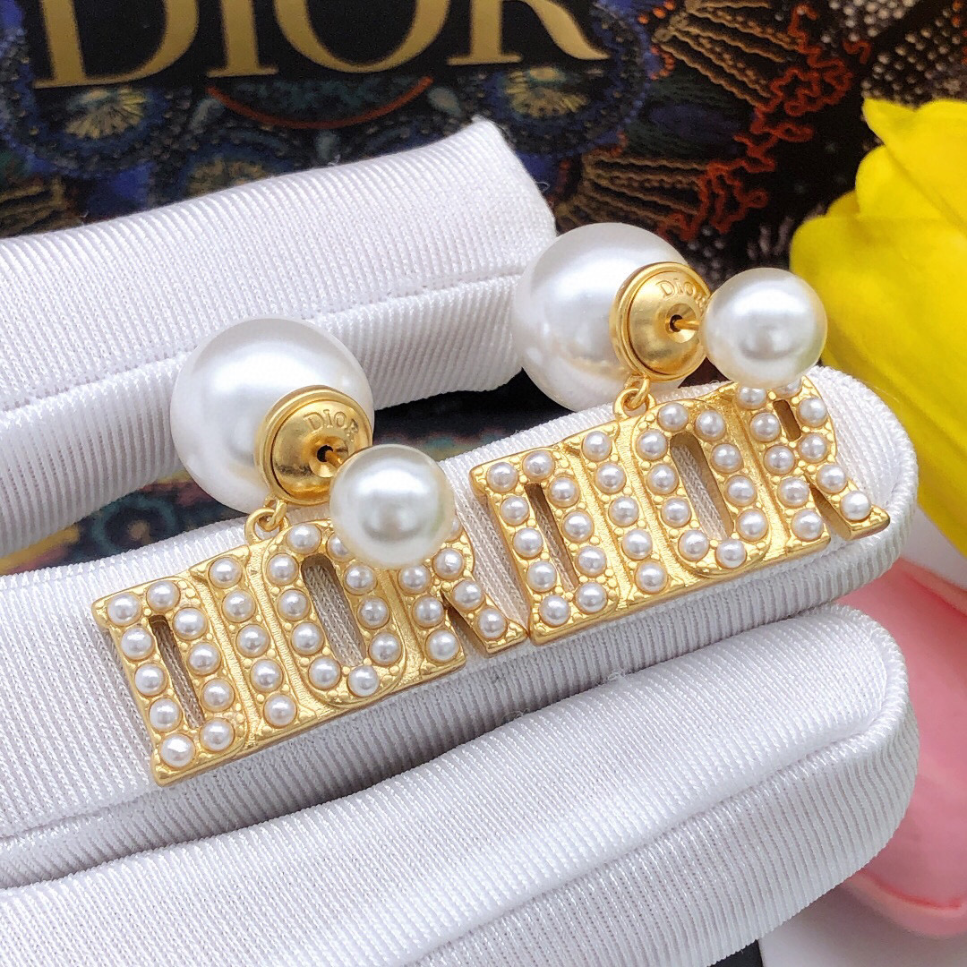 Dior D or 迪奥 米珠字母首饰