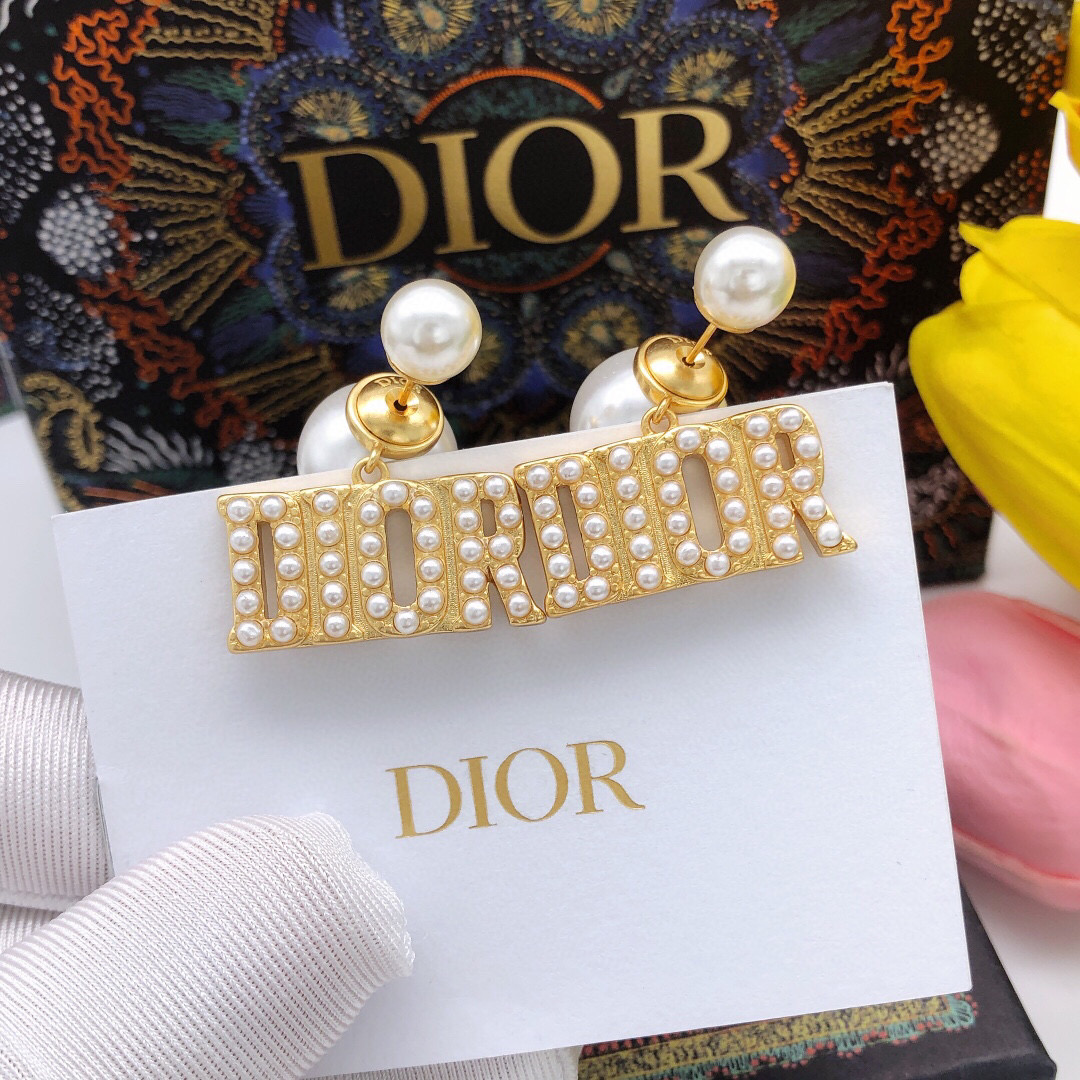 Dior D or 迪奥 米珠字母首饰