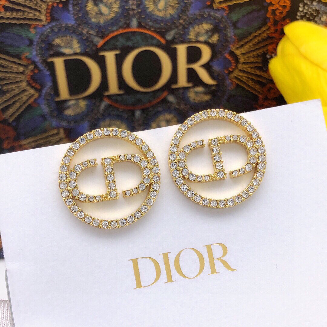 Dior 迪奥DIOR 新品 圆形CD微镶钻耳钉 高端品质 1:1开模 同黄铜材质 高级925银针防过敏处理