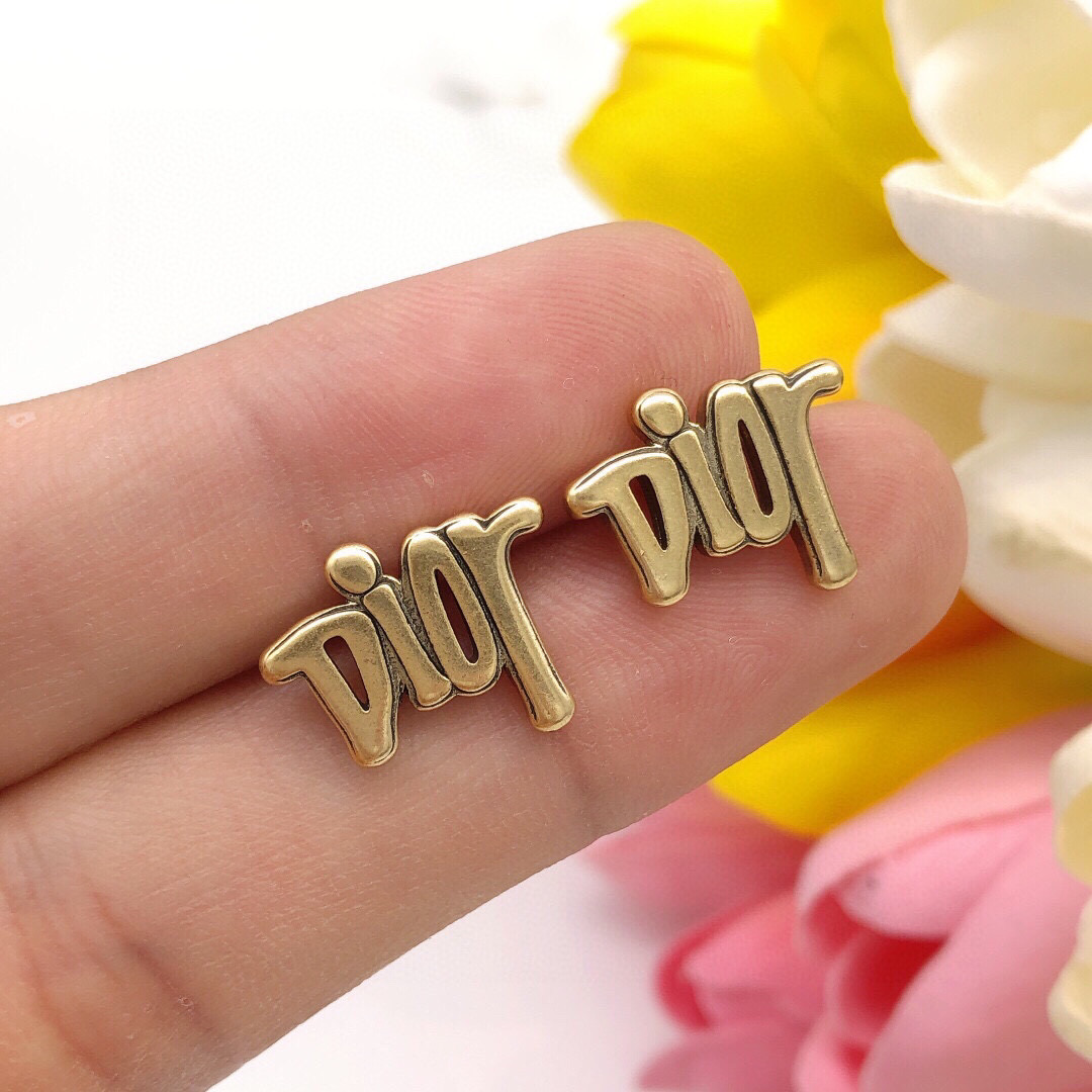 Dior D*or 最新款 光面字母迷你耳钉 一致zp材质