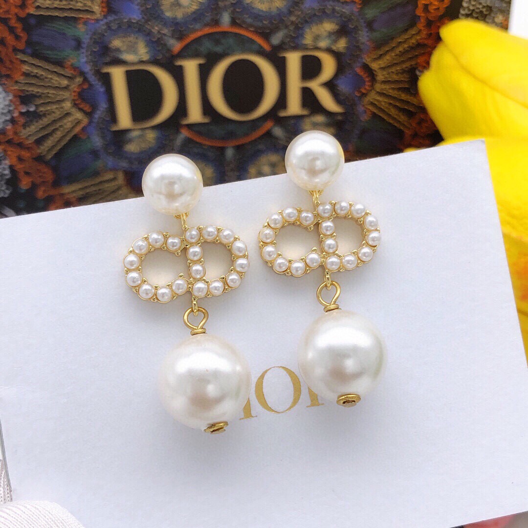 Dior 迪奥DIOR米珠耳钉 细节logo