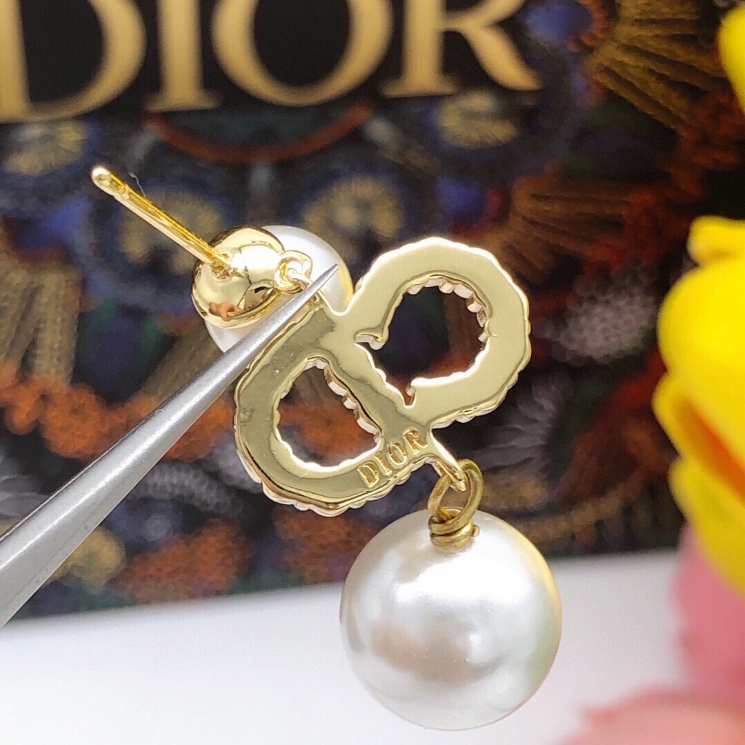 Dior 迪奥DIOR米珠耳钉 细节logo