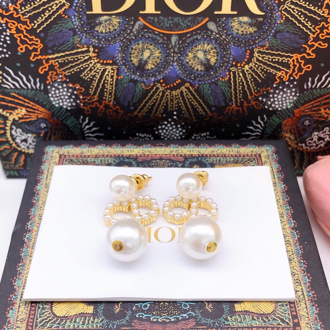 Dior 迪奥DIOR米珠耳钉 细节logo