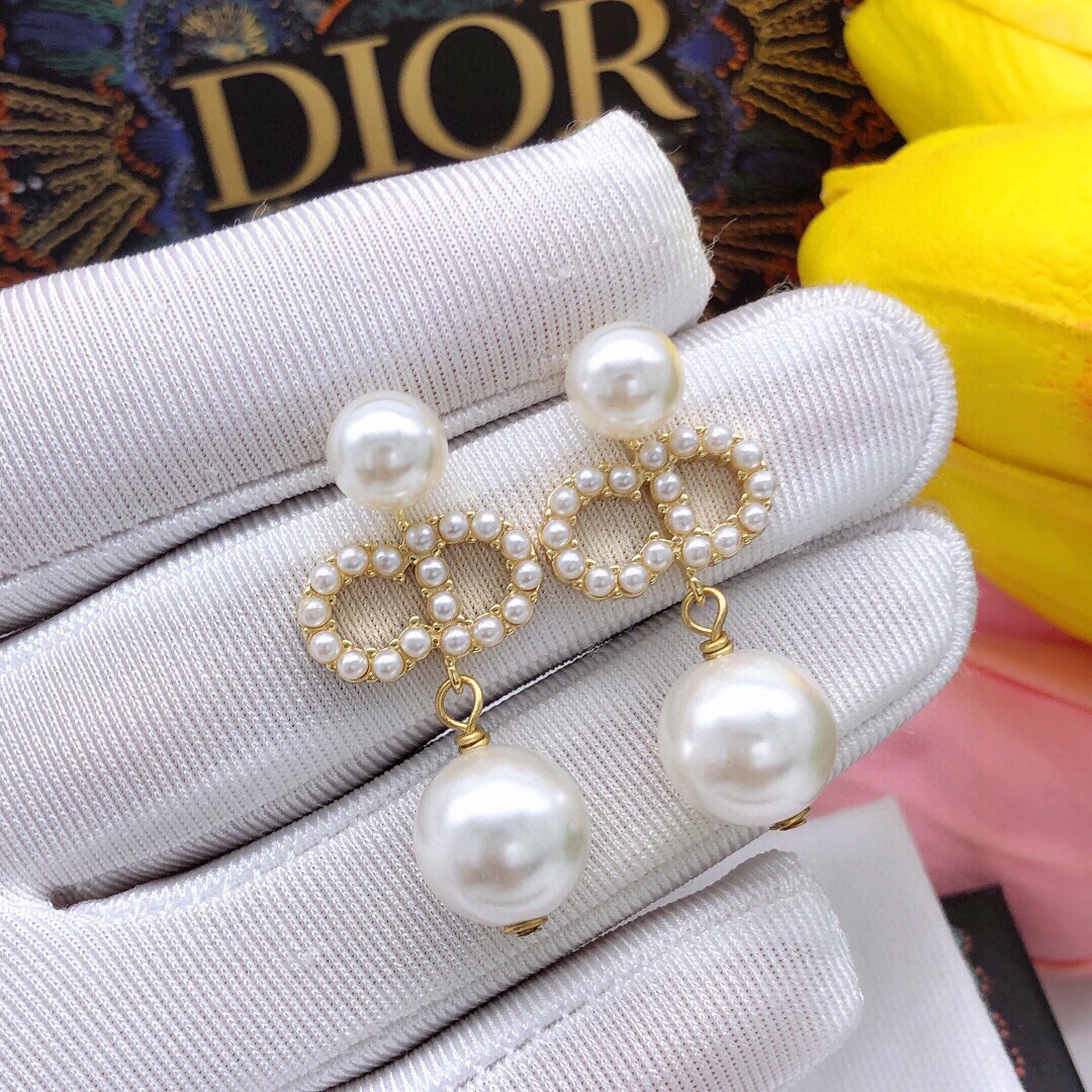 Dior 迪奥DIOR米珠耳钉 细节logo