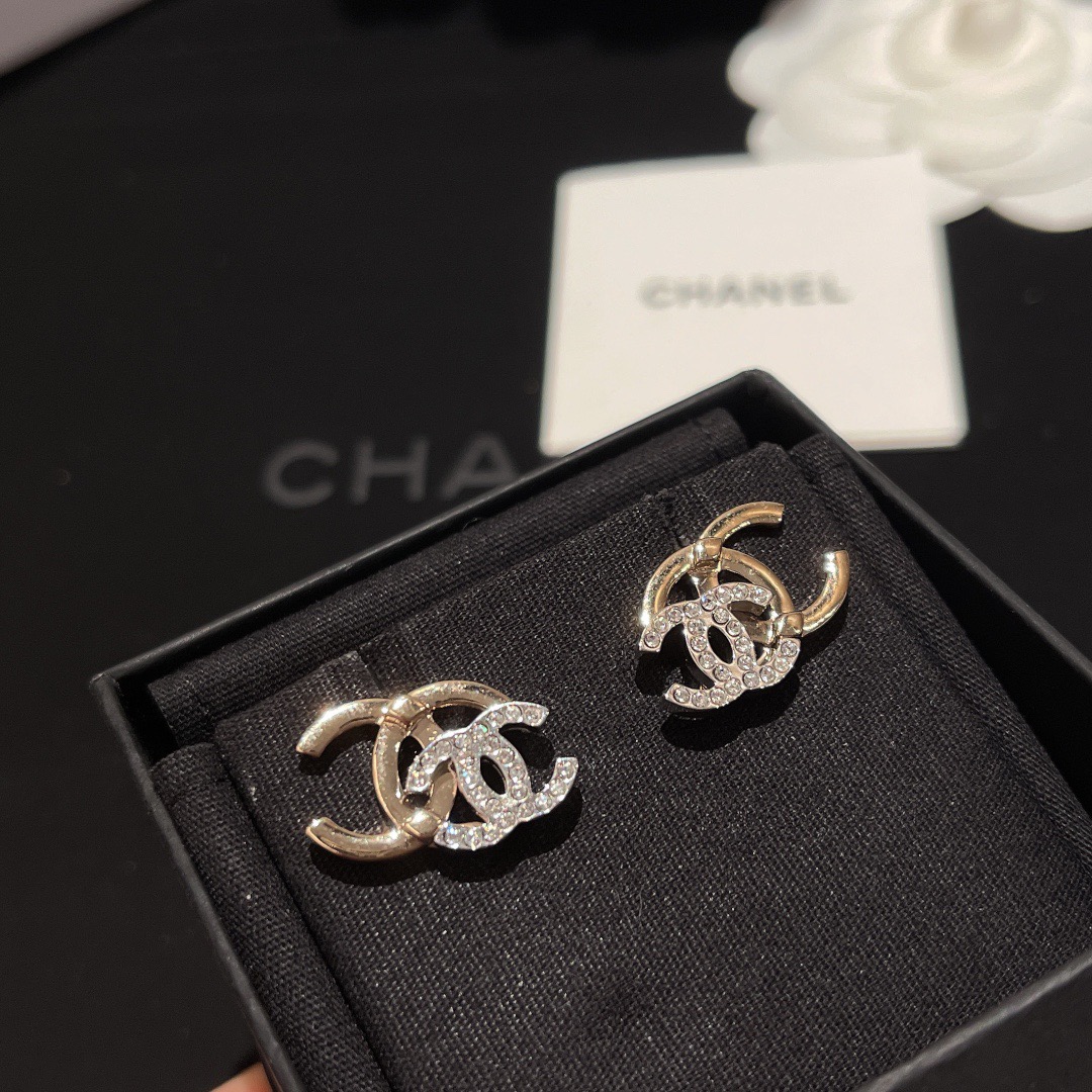Chanel 绝绝子重叠拼色双c耳环，吊坠款