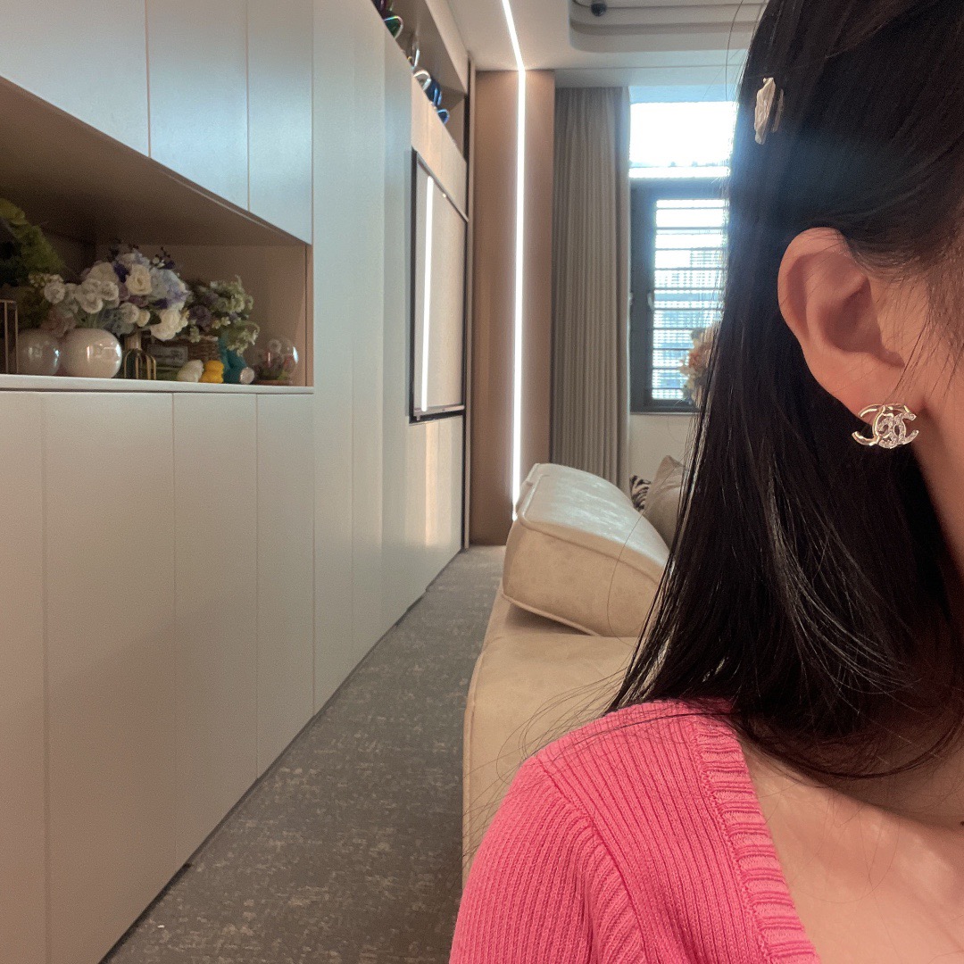 Chanel 绝绝子重叠拼色双c耳环，吊坠款